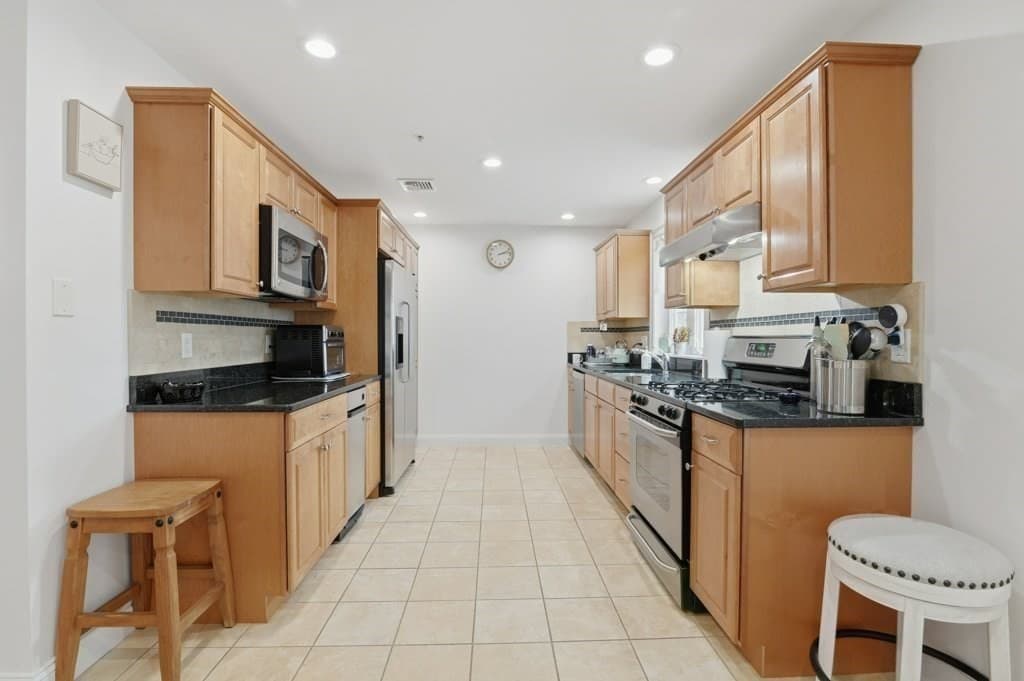 Condominium at 145 Suomi Rd # A2, Quincy MA 02169, Quincy, photo 5 of 39