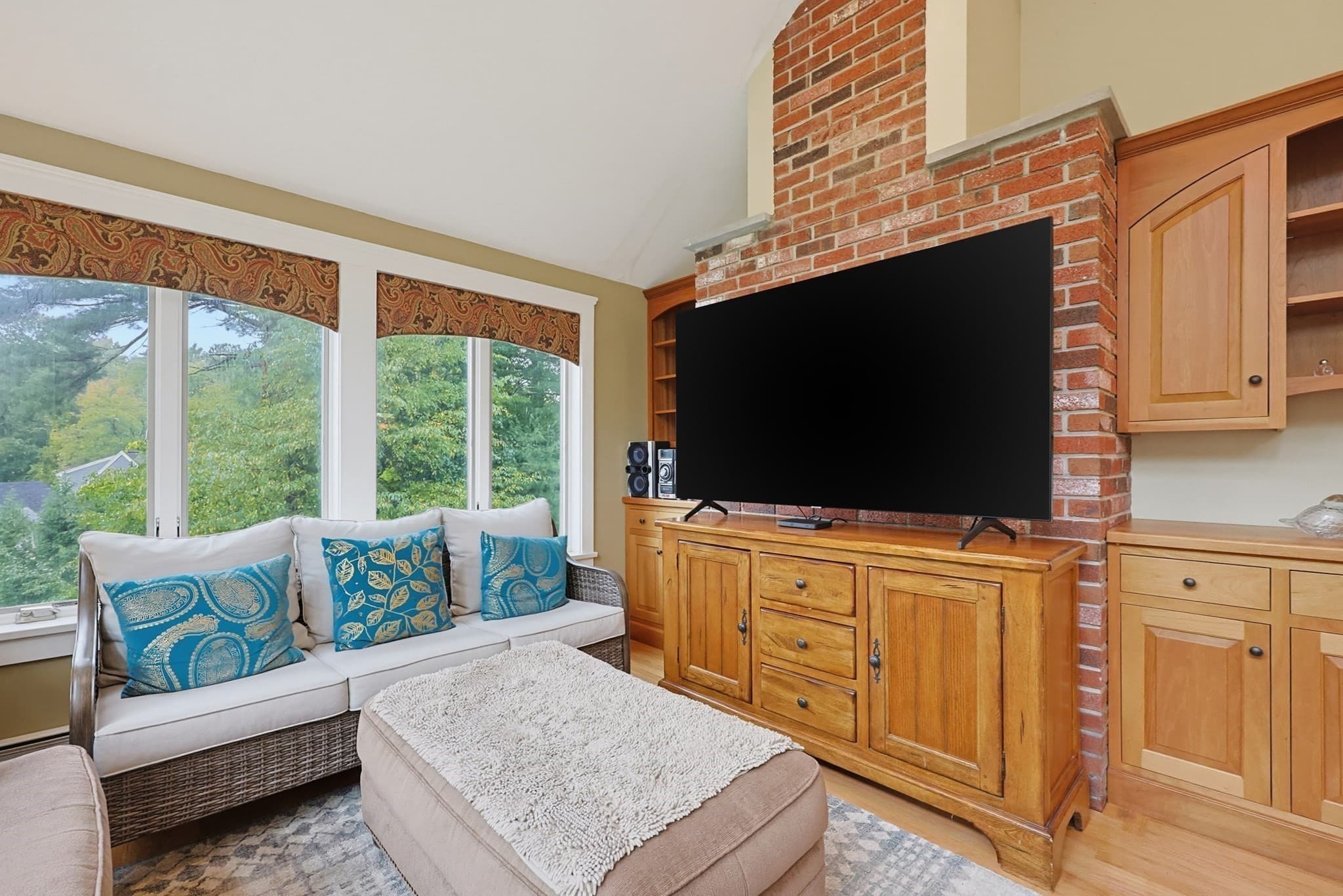 Single Family Residence at 140 Paquawket Path, Groton MA 01450, Groton, photo 10 of 37