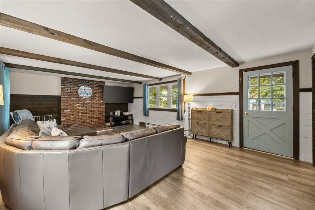 Single Family Residence at 211 Cross St, Hanson MA 02341, Hanson, photo 6 of 32