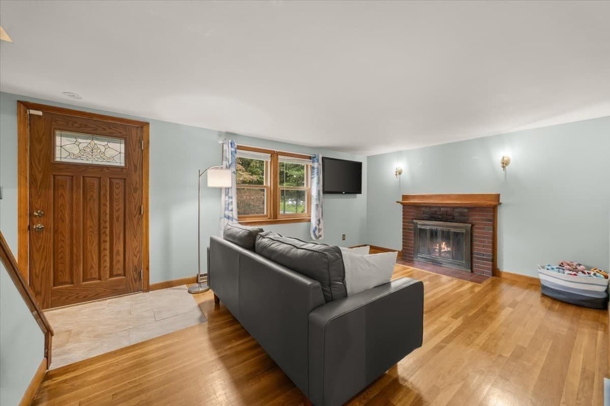 Single Family Residence at 211 Cross St, Hanson MA 02341, Hanson, photo 15 of 32