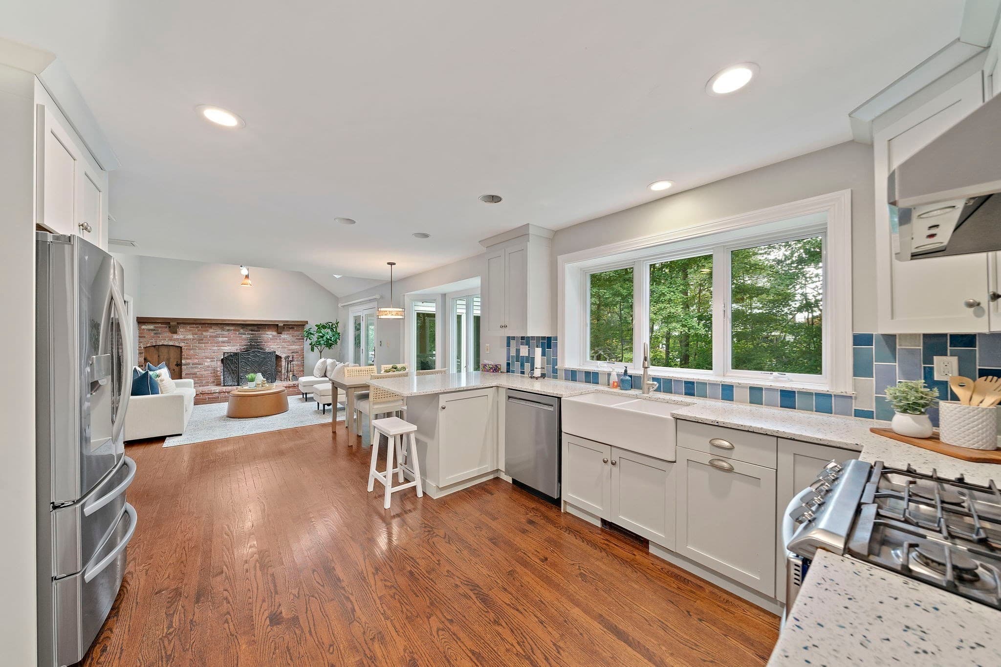 Single Family Residence at 6 Seminole Rd, Canton MA 02021, Canton, photo 6 of 34