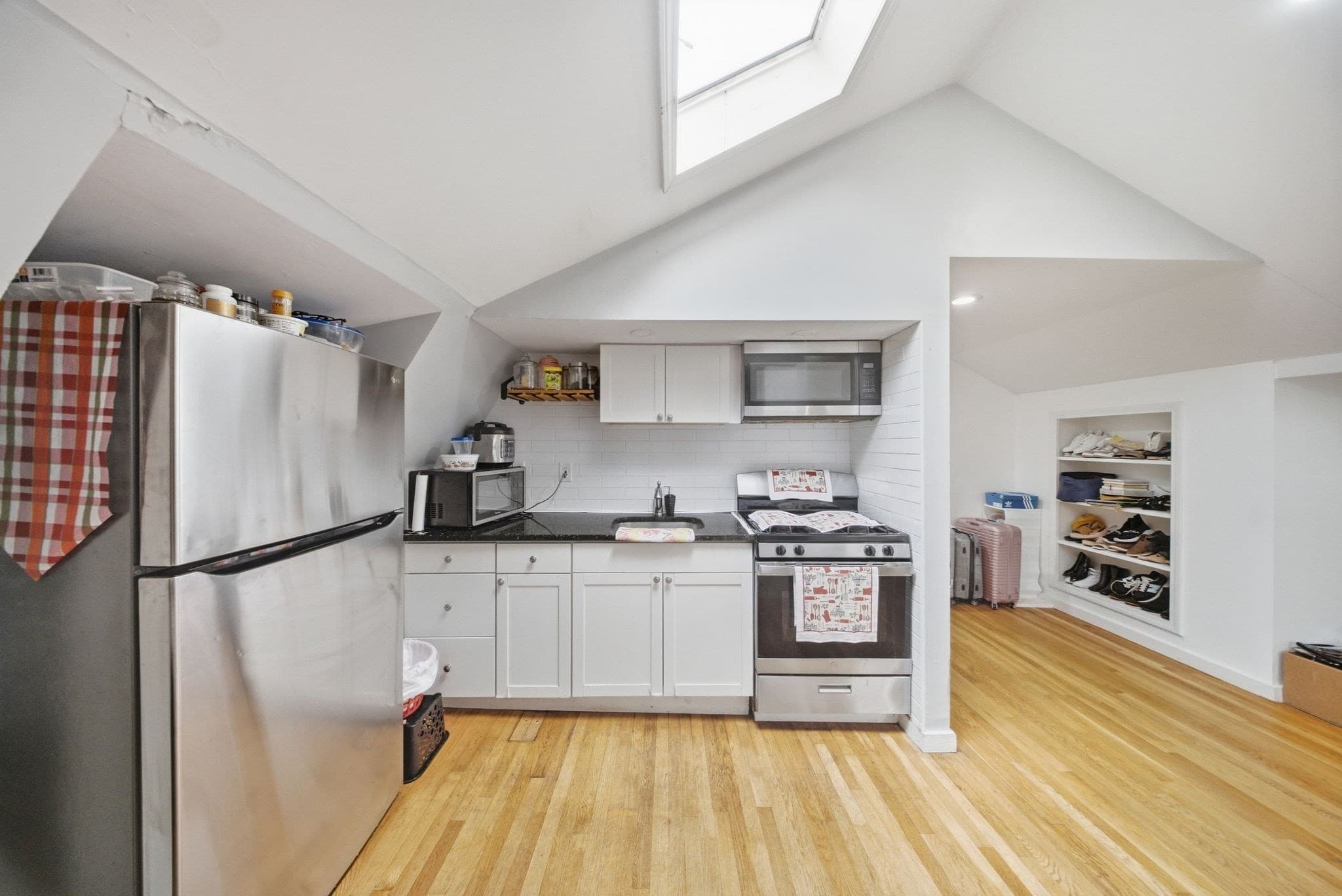 Multi Family at 831 N Shore Rd, Revere MA 02151, Revere, photo 6 of 31