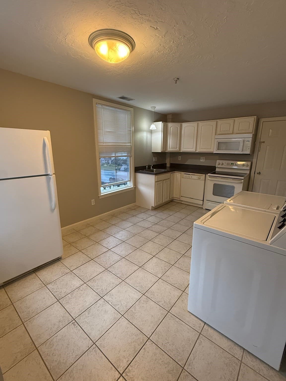 Condominium at 166 Village St # 202, Medway MA 02053, photo 13 of 30