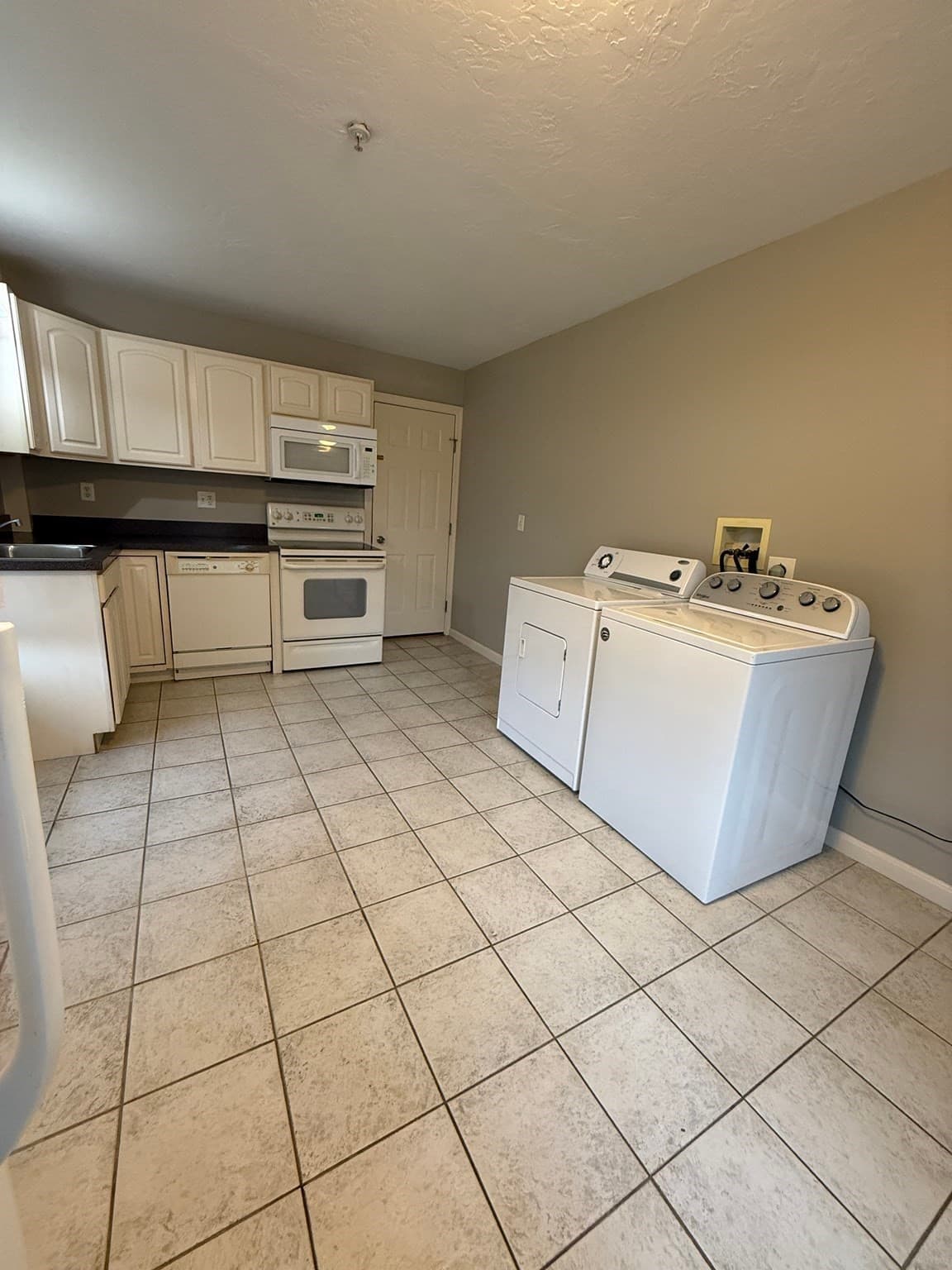 Condominium at 166 Village St # 202, Medway MA 02053, photo 12 of 30