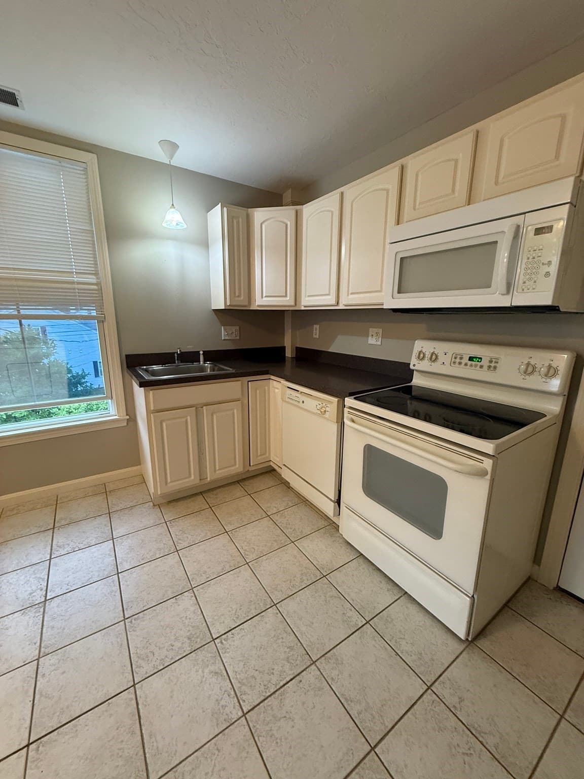 Condominium at 166 Village St # 202, Medway MA 02053, photo 14 of 30