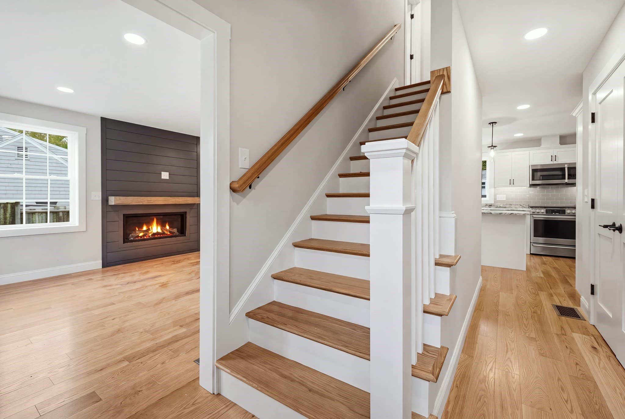 Single Family Residence at 11 Hutchins Circle, Lynnfield MA 01940, Lynnfield, photo 6 of 32