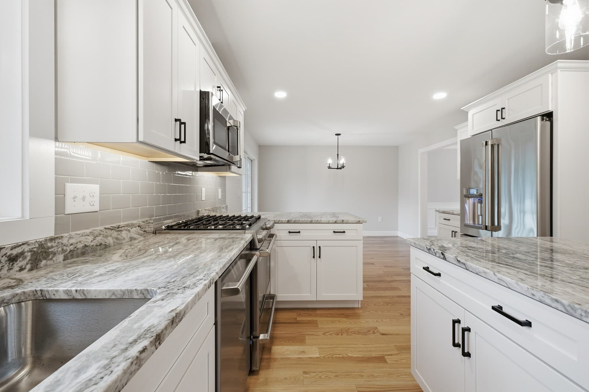 Single Family Residence at 11 Hutchins Circle, Lynnfield MA 01940, Lynnfield, photo 17 of 32