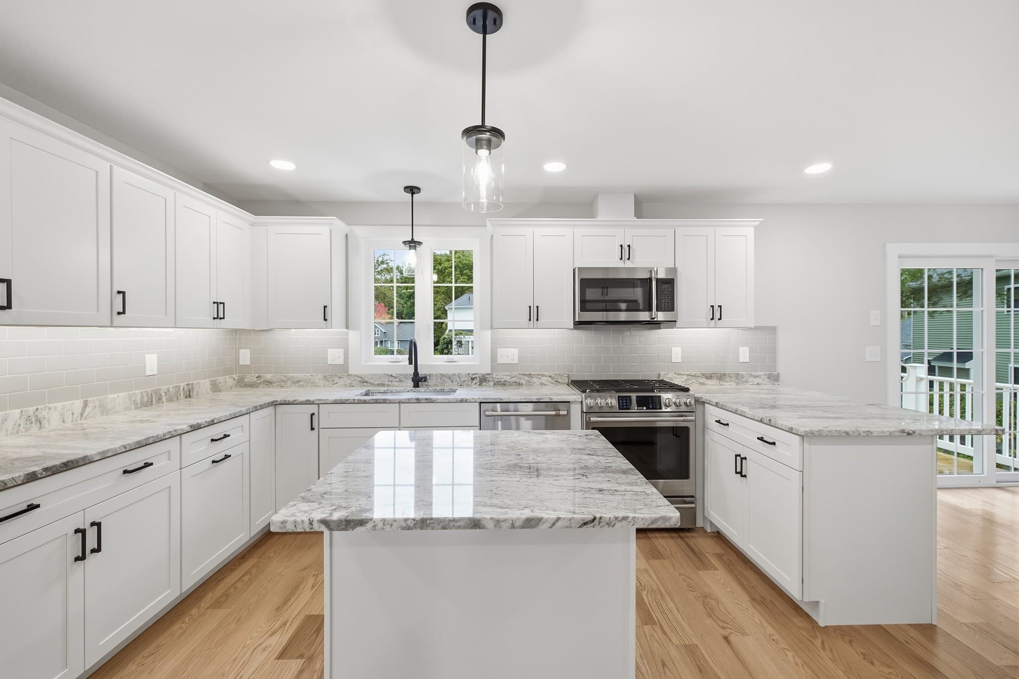Single Family Residence at 11 Hutchins Circle, Lynnfield MA 01940, Lynnfield, photo 16 of 32