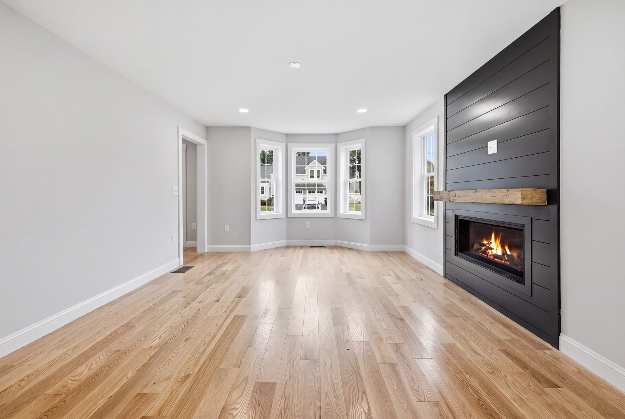 Single Family Residence at 11 Hutchins Circle, Lynnfield MA 01940, Lynnfield, photo 7 of 32