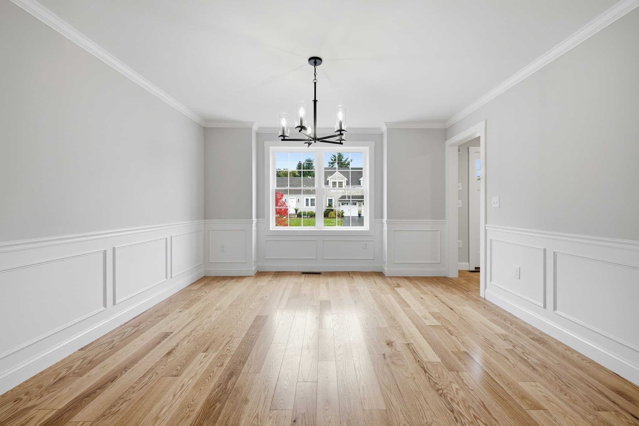 Single Family Residence at 11 Hutchins Circle, Lynnfield MA 01940, Lynnfield, photo 9 of 32