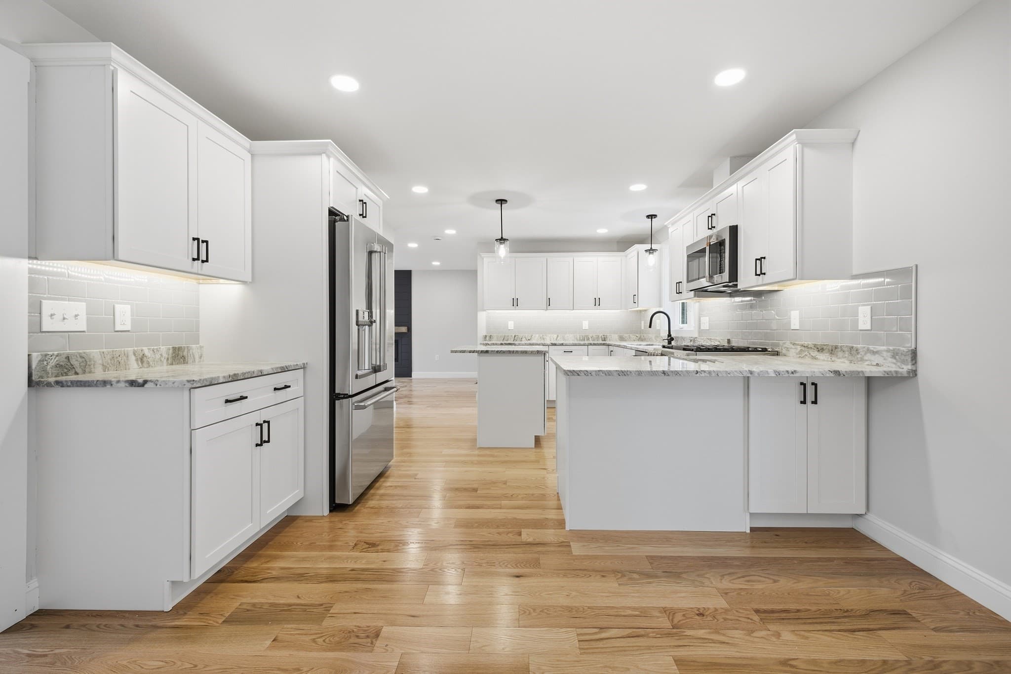 Single Family Residence at 11 Hutchins Circle, Lynnfield MA 01940, Lynnfield, photo 11 of 32
