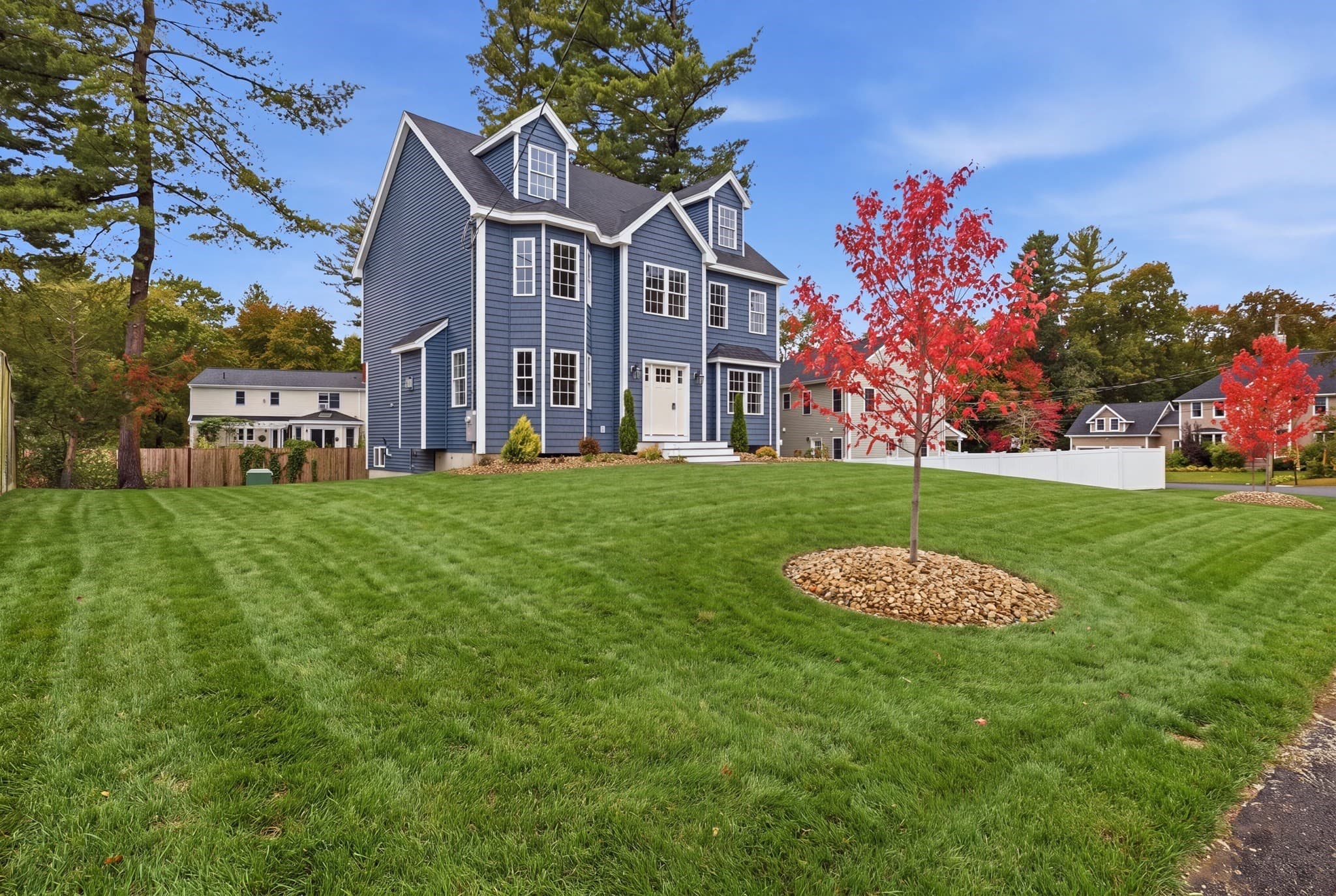Single Family Residence at 11 Hutchins Circle, Lynnfield MA 01940, Lynnfield, photo 4 of 32