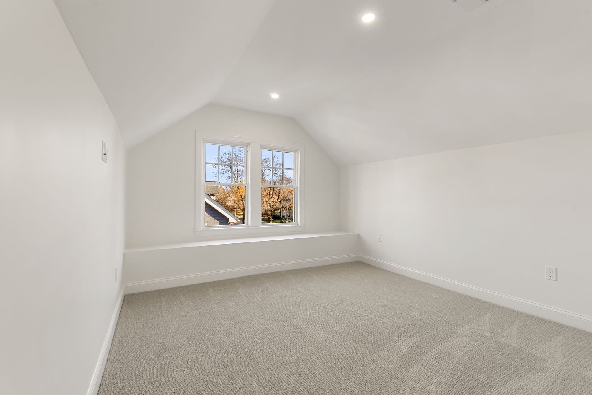 Single Family Residence at 72 Berwick St, Worcester MA 01602, Worcester, photo 16 of 42
