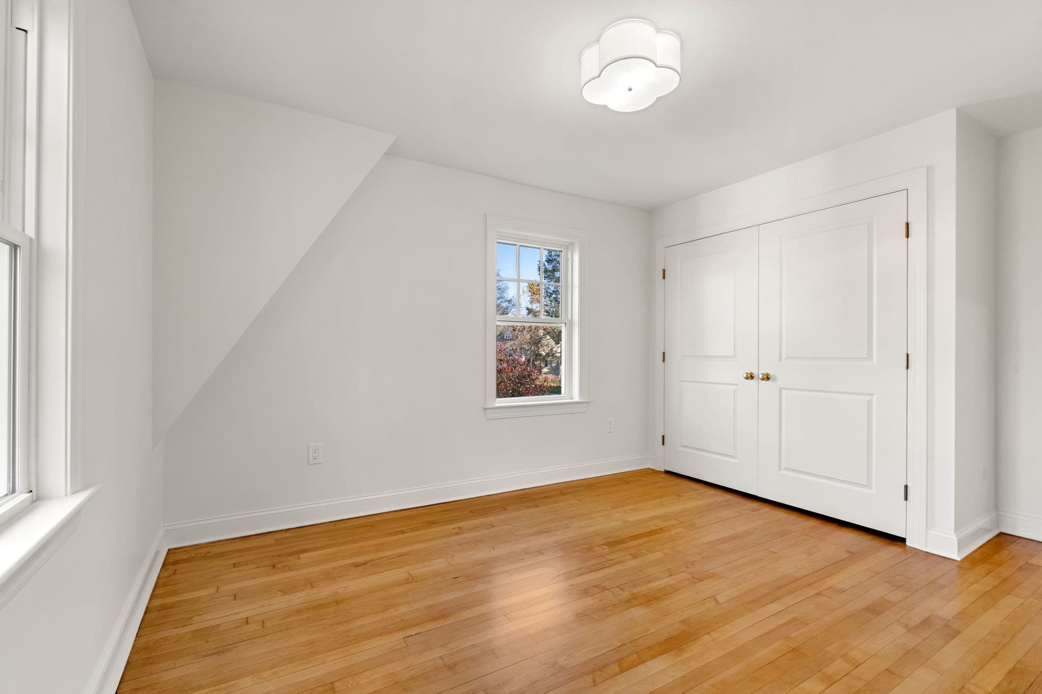 Single Family Residence at 72 Berwick St, Worcester MA 01602, Worcester, photo 7 of 42