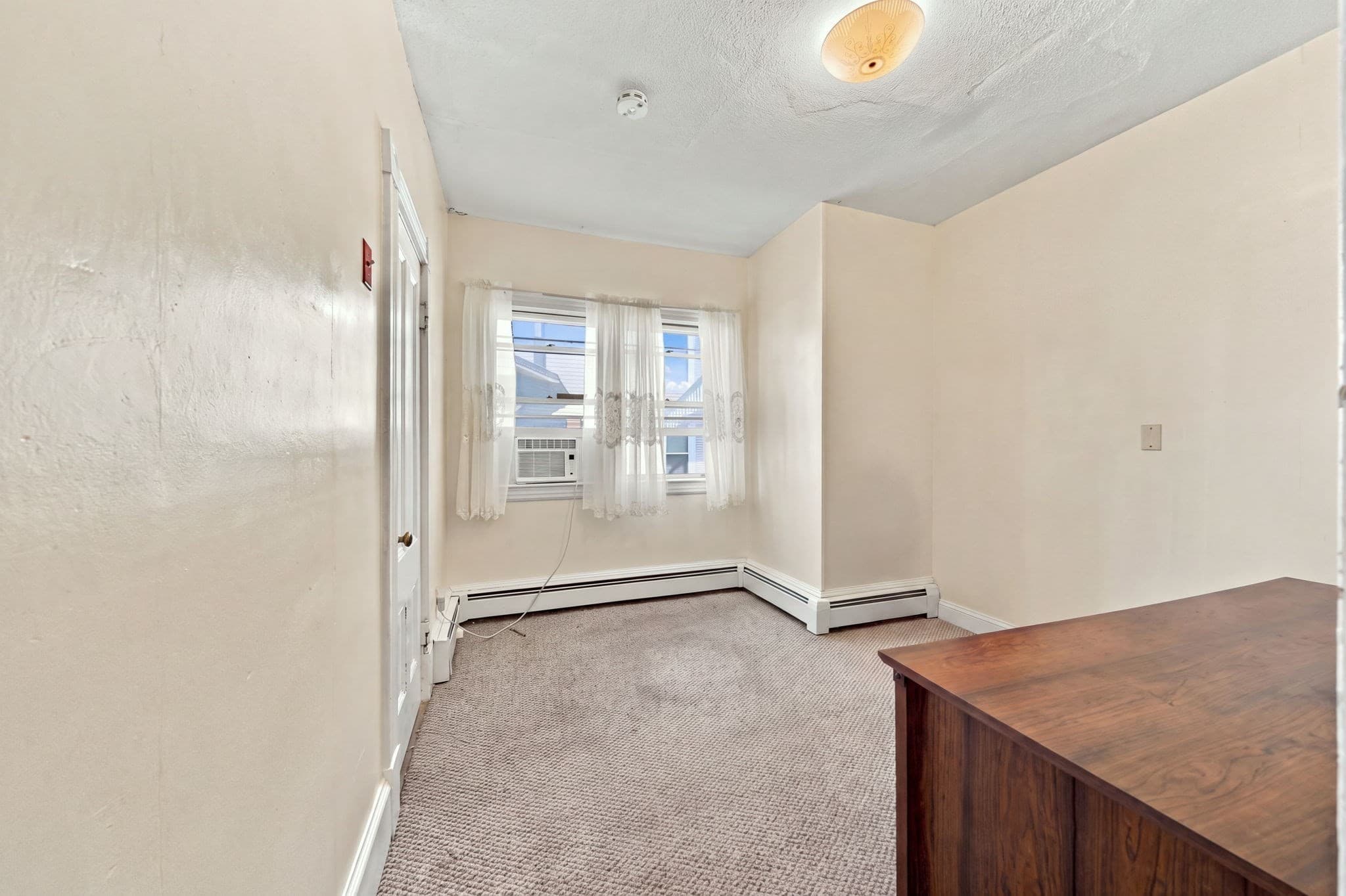 Single Family Residence at 15 Otis St, Lowell MA 01852, Lowell, photo 6 of 18