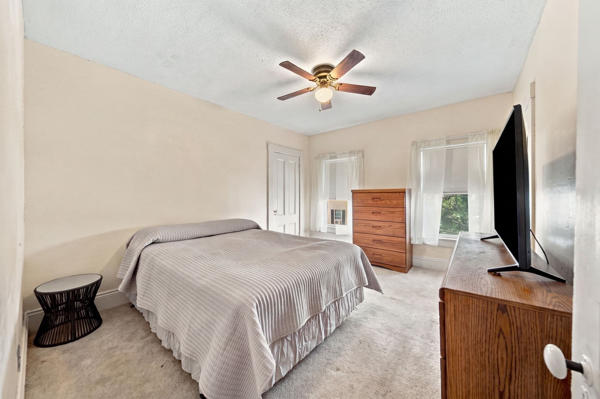 Single Family Residence at 15 Otis St, Lowell MA 01852, Lowell, photo 9 of 18