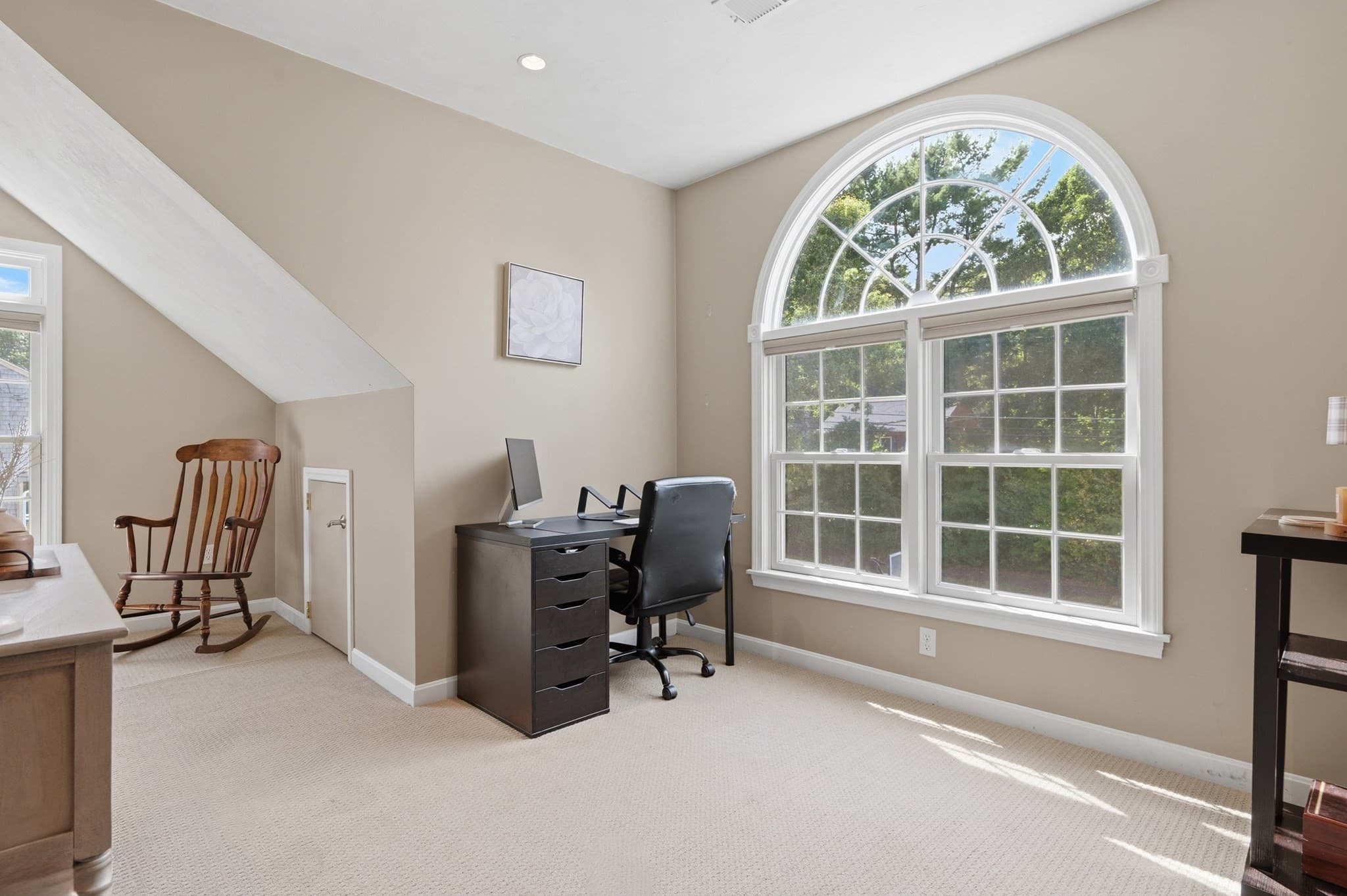 Single Family Residence at 15 Bird Rd, Mansfield MA 02048, Mansfield, photo 6 of 42