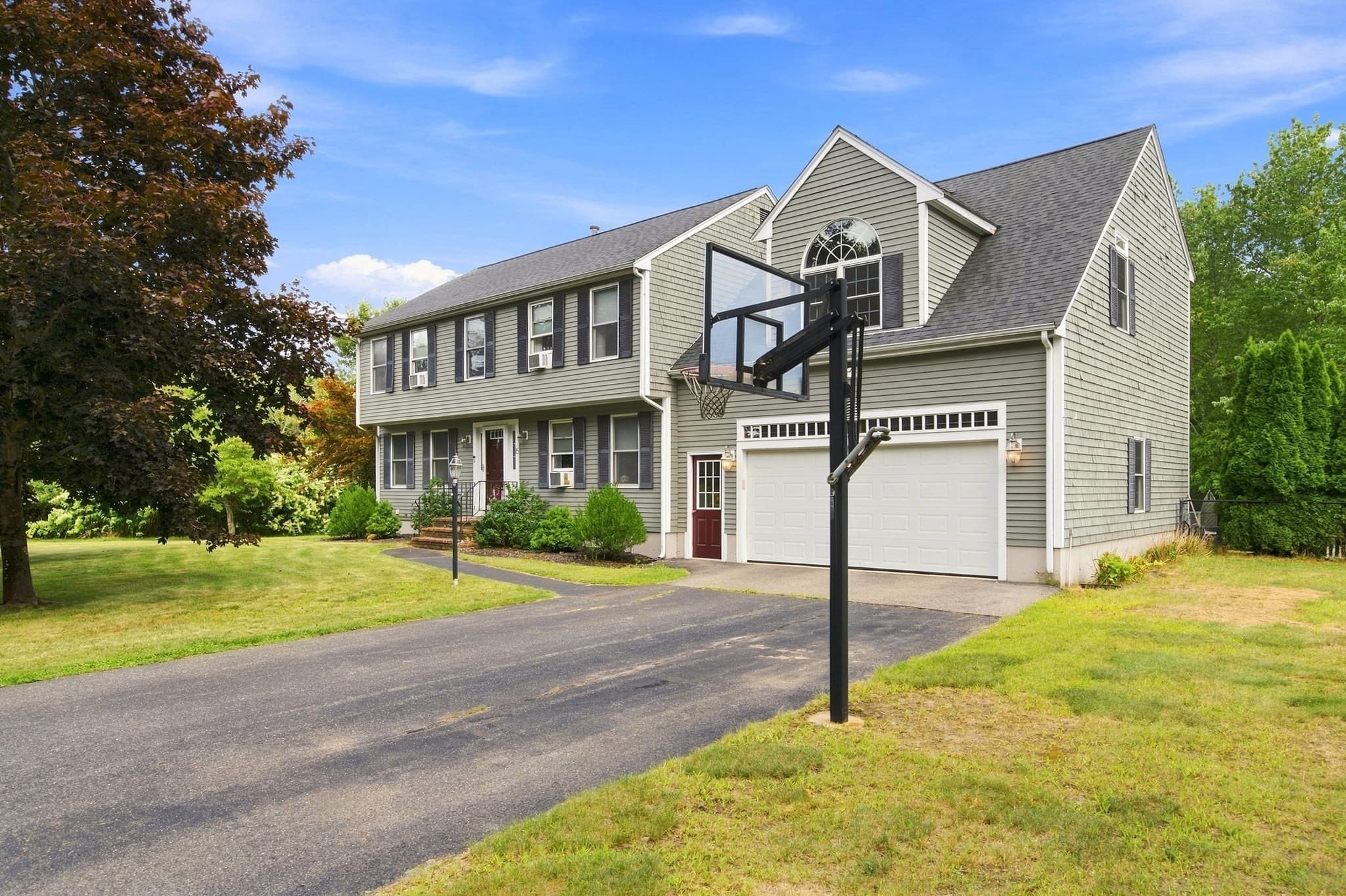 Single Family Residence at 15 Bird Rd, Mansfield MA 02048, Mansfield, photo 3 of 42