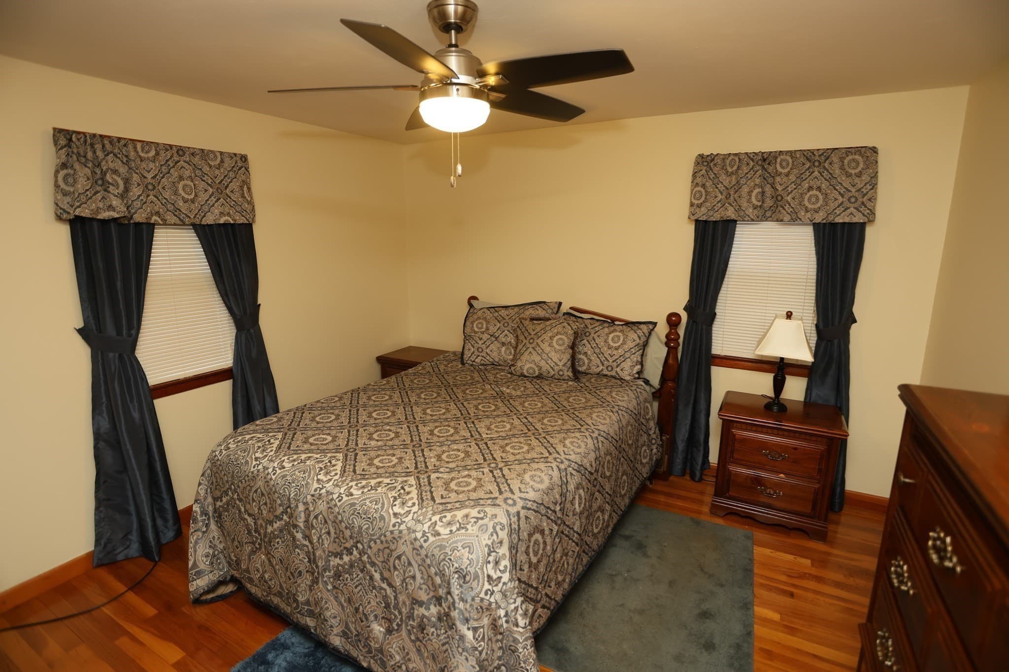 Single Family Residence at 106 N Brook Rd, Springfield MA 01119, Springfield, photo 6 of 37