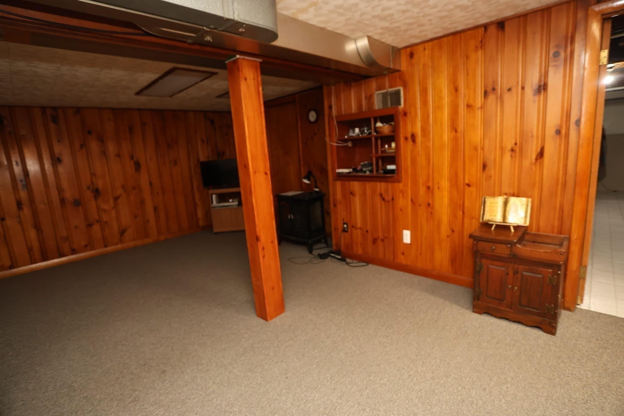 Single Family Residence at 106 N Brook Rd, Springfield MA 01119, Springfield, photo 26 of 37