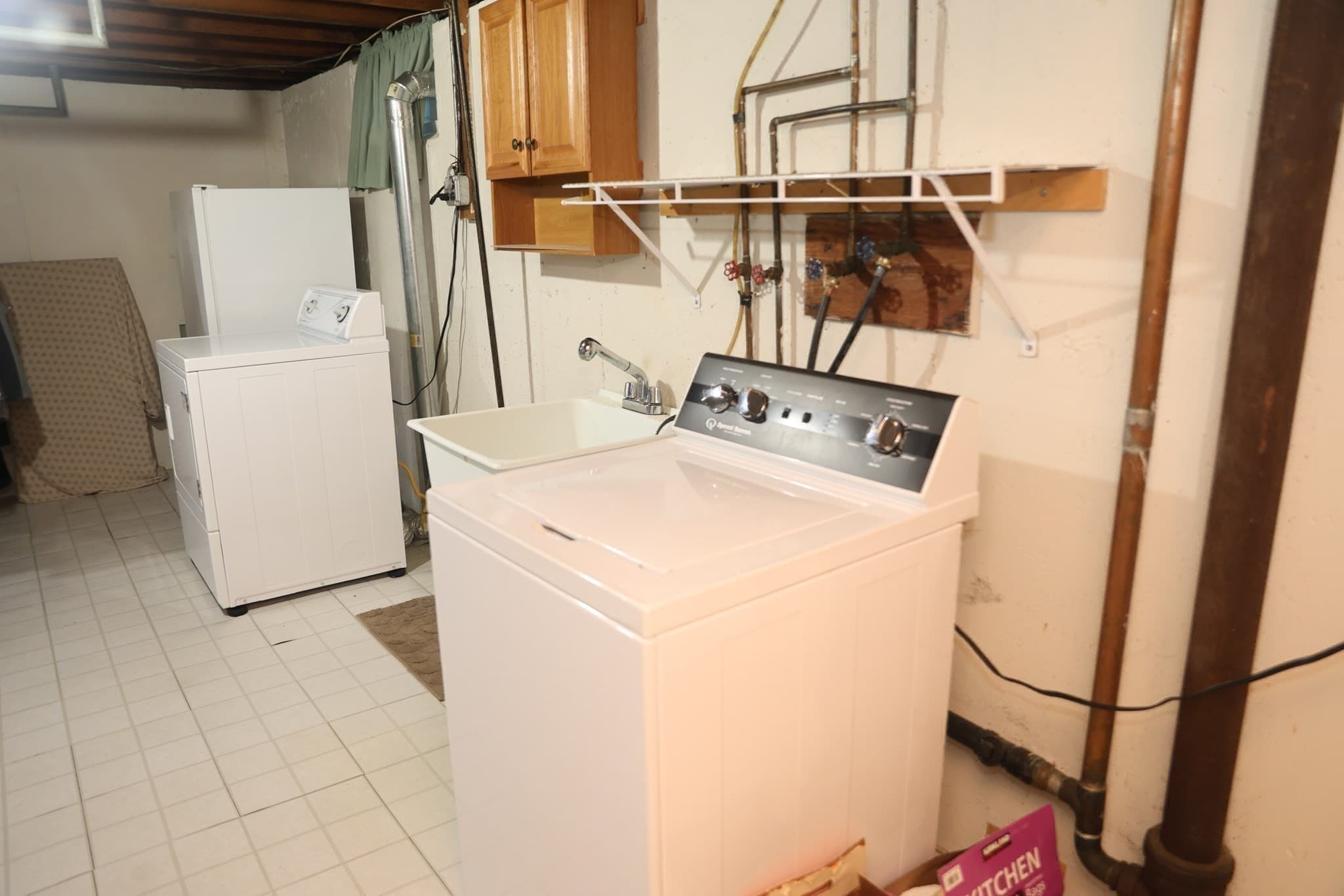 Single Family Residence at 106 N Brook Rd, Springfield MA 01119, Springfield, photo 28 of 37