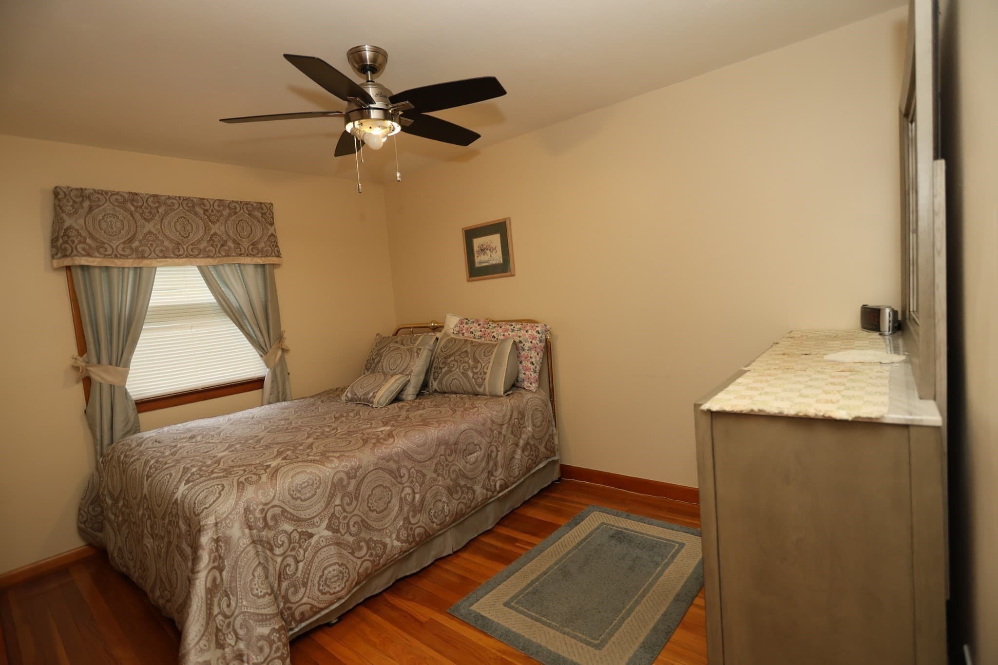 Single Family Residence at 106 N Brook Rd, Springfield MA 01119, Springfield, photo 5 of 37