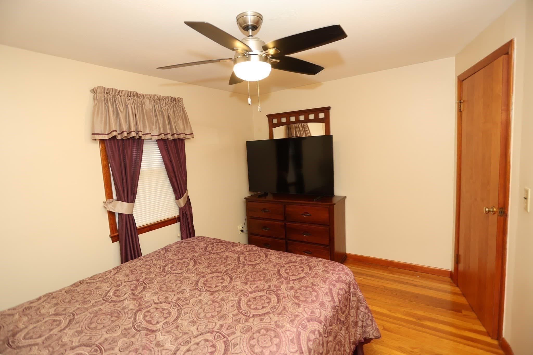 Single Family Residence at 106 N Brook Rd, Springfield MA 01119, Springfield, photo 18 of 37