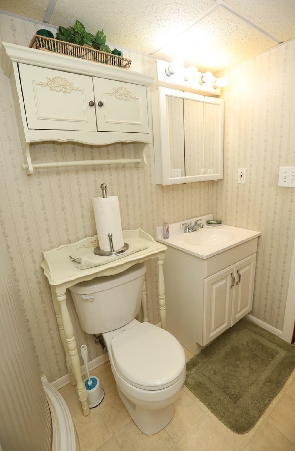 Single Family Residence at 106 N Brook Rd, Springfield MA 01119, Springfield, photo 31 of 37