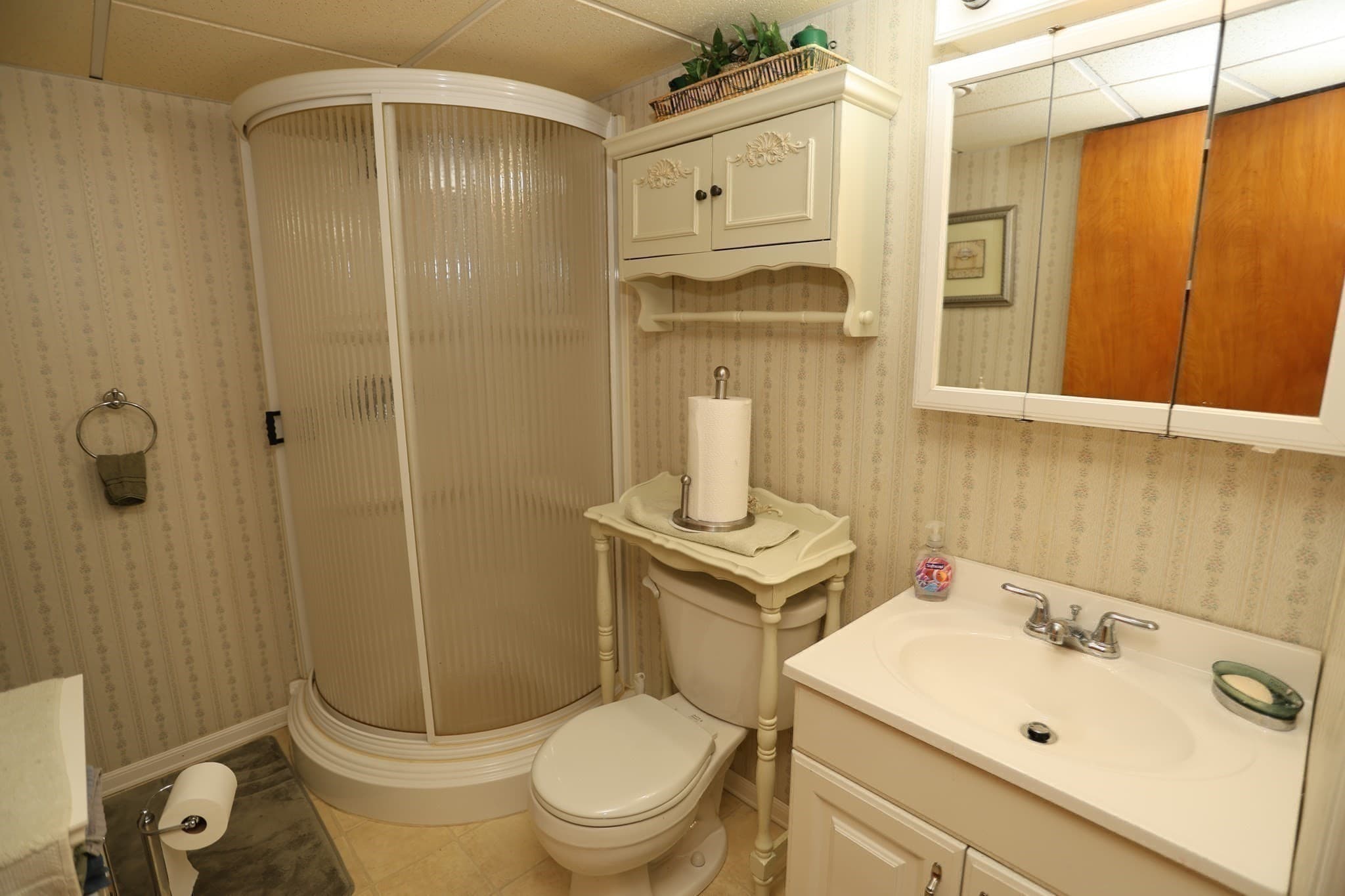 Single Family Residence at 106 N Brook Rd, Springfield MA 01119, Springfield, photo 29 of 37