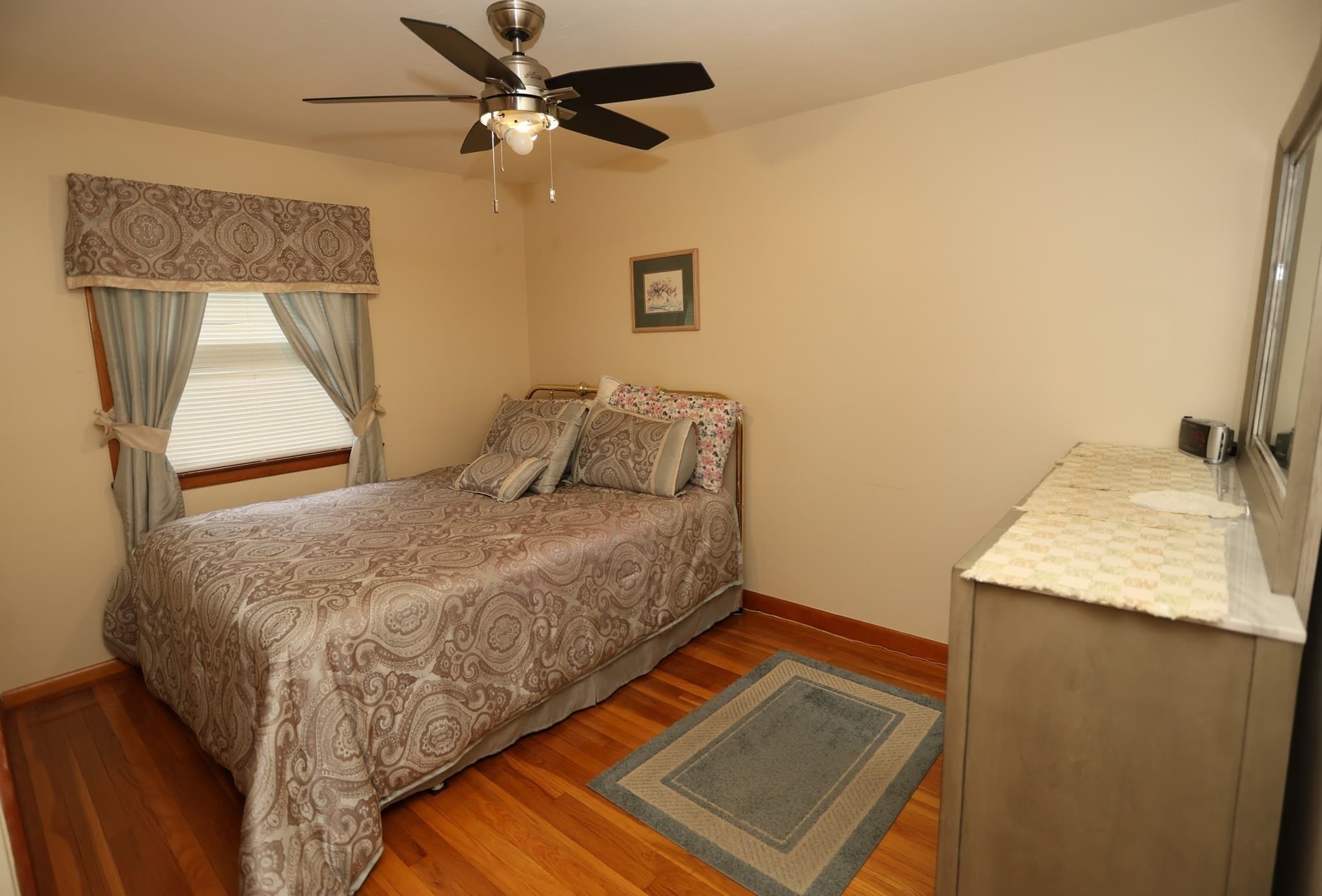 Single Family Residence at 106 N Brook Rd, Springfield MA 01119, Springfield, photo 4 of 37