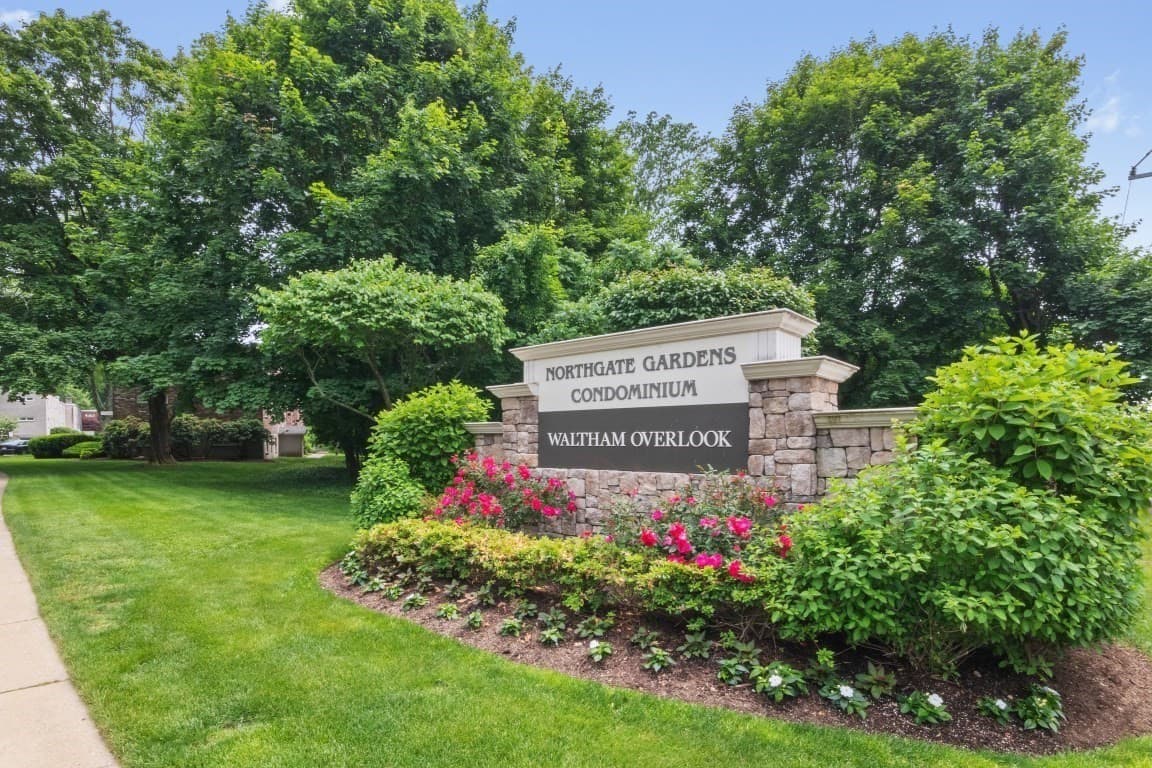 56 Jacqueline Rd # 8, Waltham MA 02452