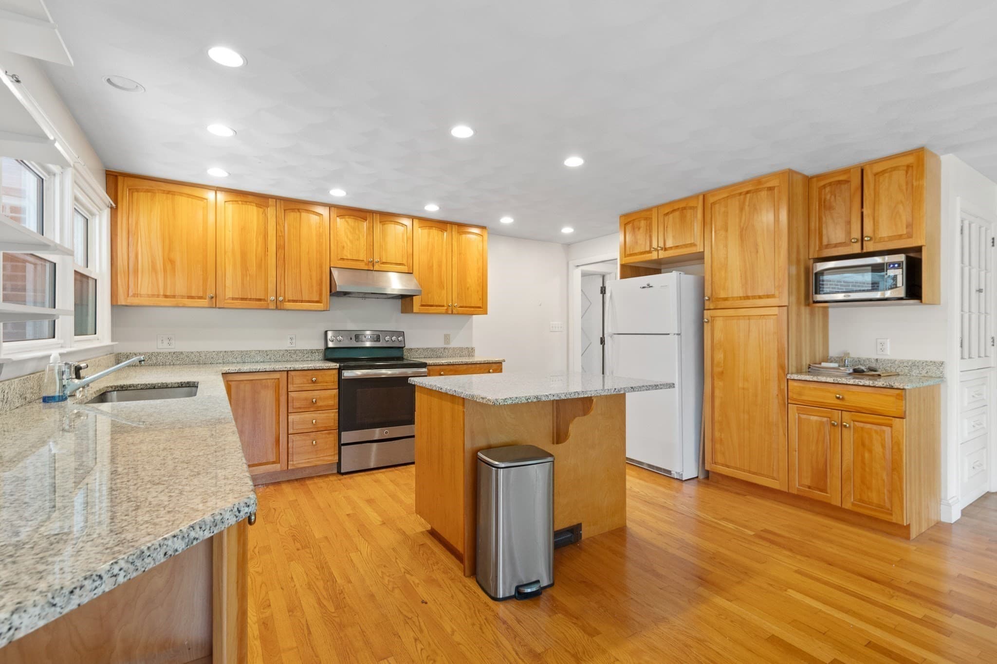 Single Family Residence at 41 Old Mystic, Arlington MA 02474, Arlington, photo 7 of 28