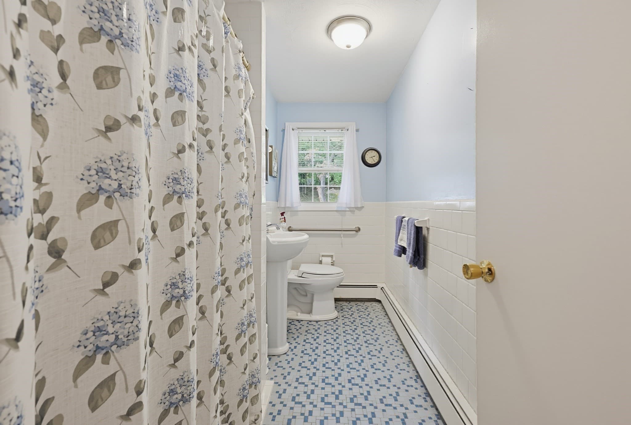Single Family Residence at 20 Corrine Dr, Framingham MA 01701, Framingham, photo 19 of 35