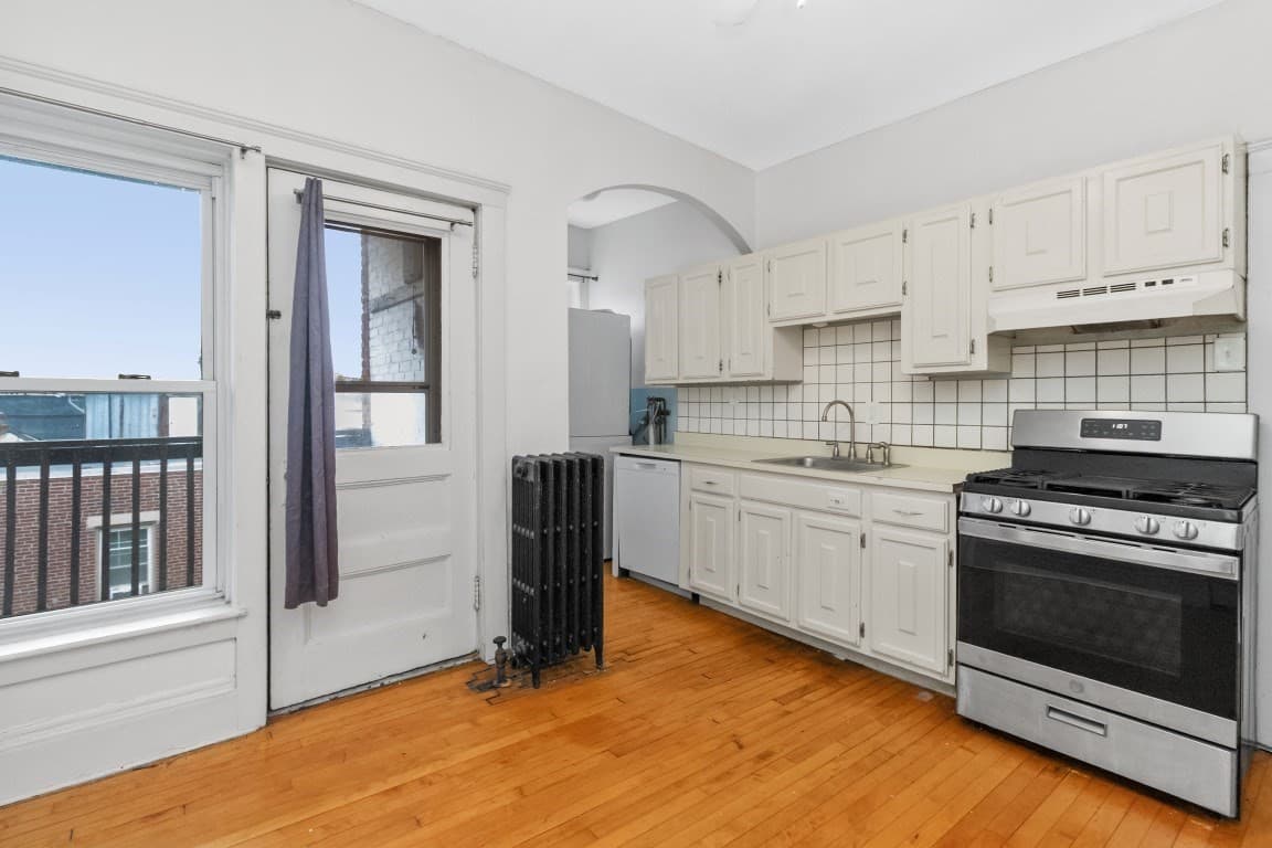 Condominium at 1267 Commonwealth Ave # 7, Boston MA 02134, Boston, photo 3 of 19
