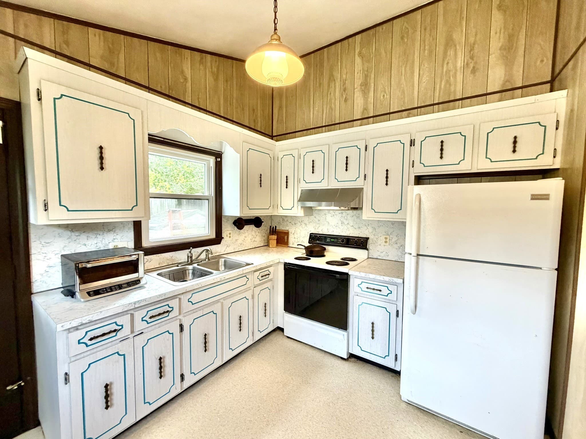 Single Family Residence at 110 Hubbard Ave, Brockton MA 02301, Brockton, photo 10 of 28