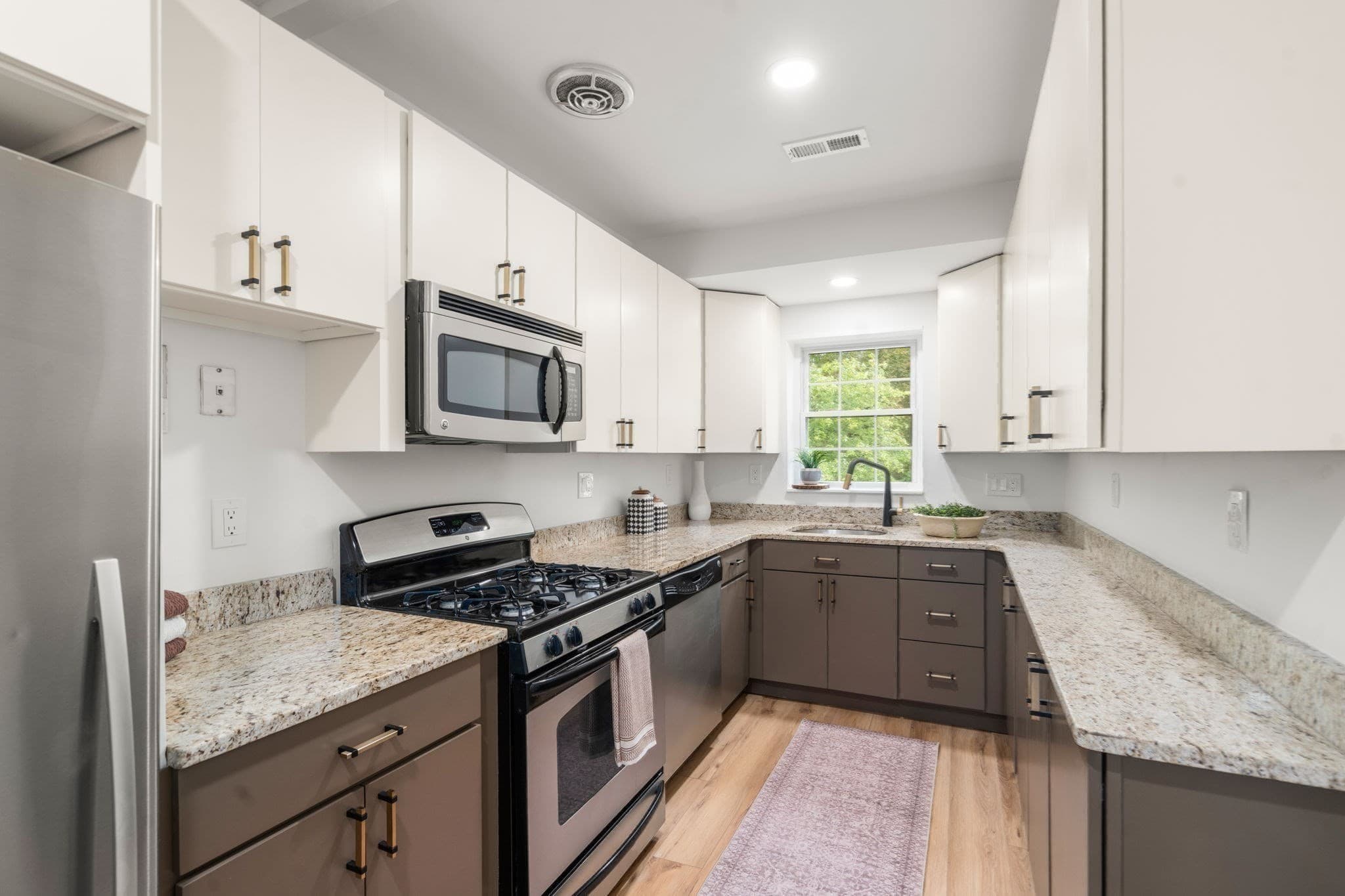 Condominium at 116 Lake Shore # 3, Boston MA 02135, Boston, photo 12 of 25