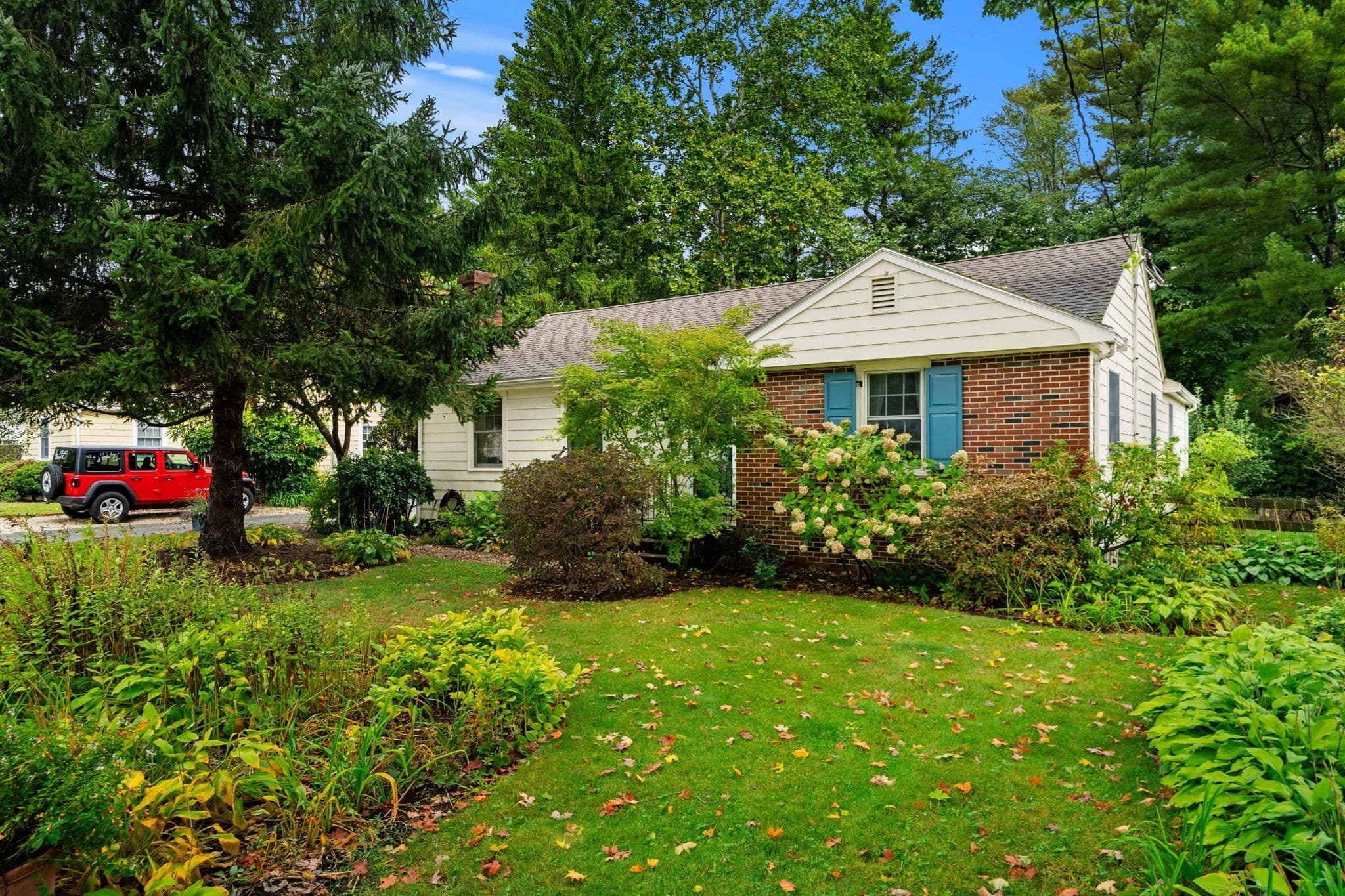 Single Family Residence at 14 Ortins Rd, Hamilton MA 01982, Hamilton, photo 5 of 42