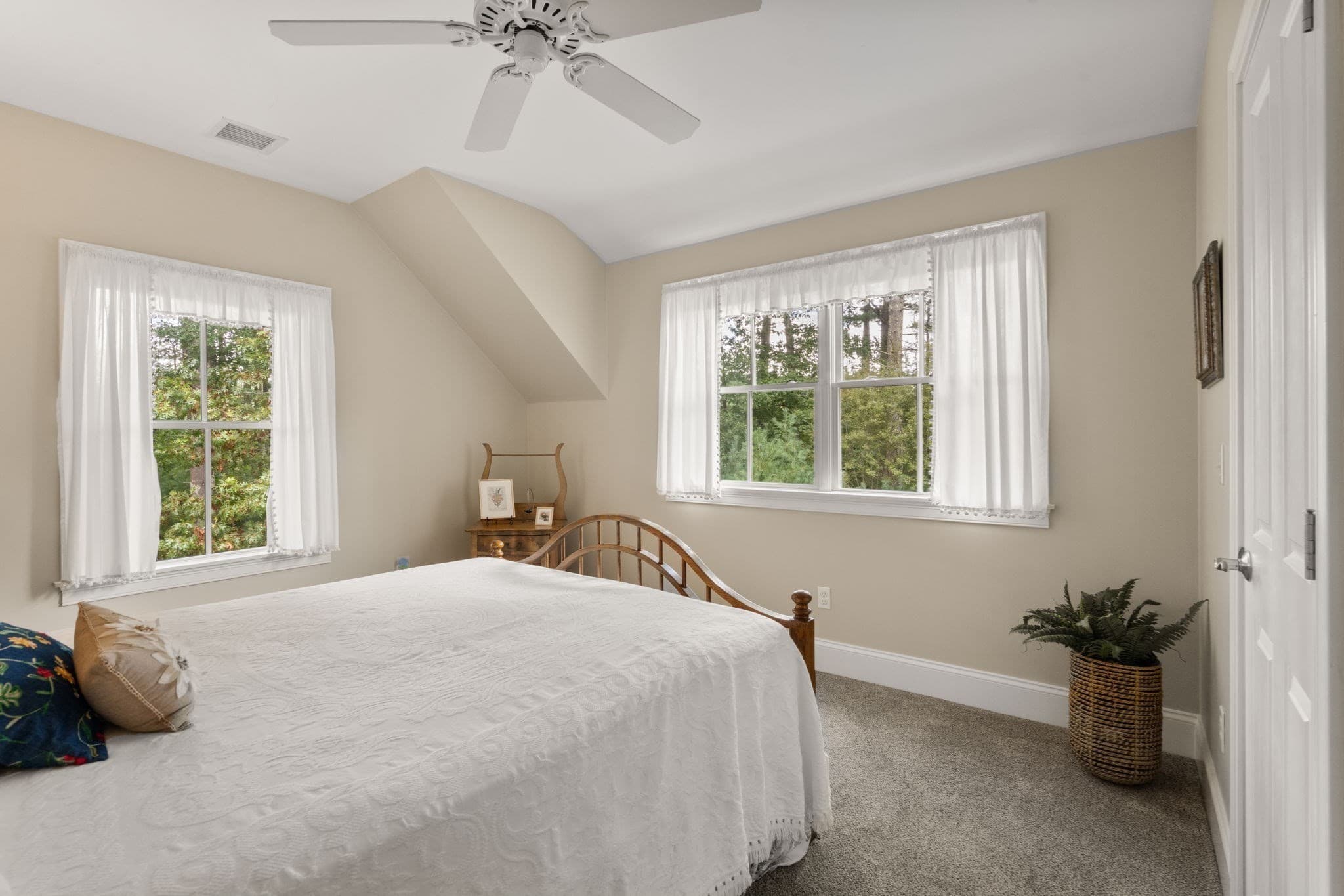 Condominium at 39 Hathaway Pond Cir # 39, Rochester MA 02770, Rochester, photo 26 of 42