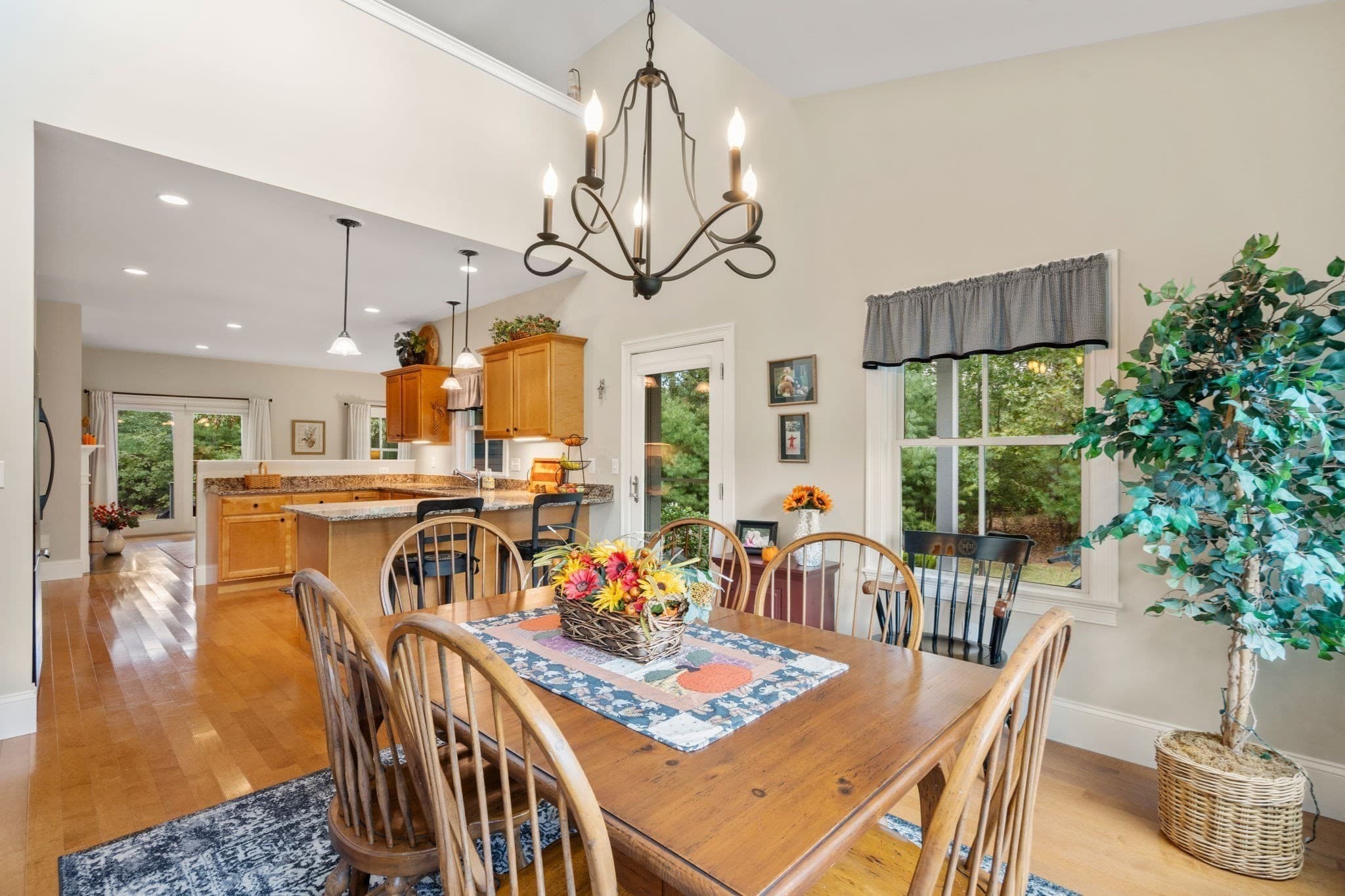 Condominium at 39 Hathaway Pond Cir # 39, Rochester MA 02770, Rochester, photo 9 of 42