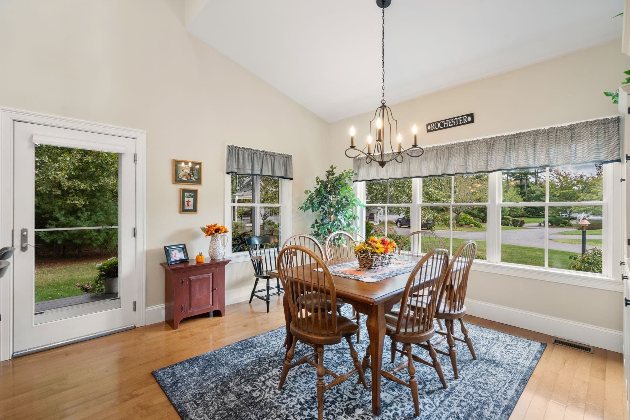 Condominium at 39 Hathaway Pond Cir # 39, Rochester MA 02770, Rochester, photo 4 of 42