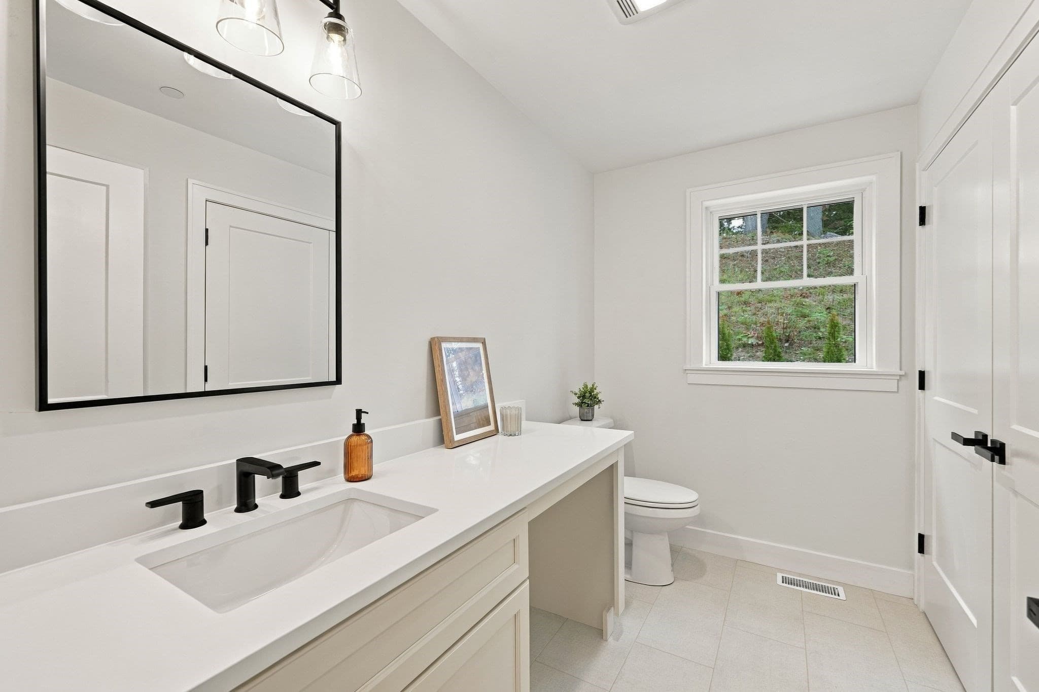 Single Family Residence at 5 Sylvan Hill Crossing, Haverhill MA 01830, Haverhill, photo 18 of 35