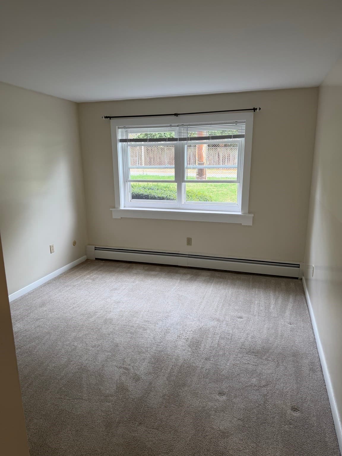 Condominium at 81 High St # 4, Amesbury MA 01913, Amesbury, photo 13 of 24