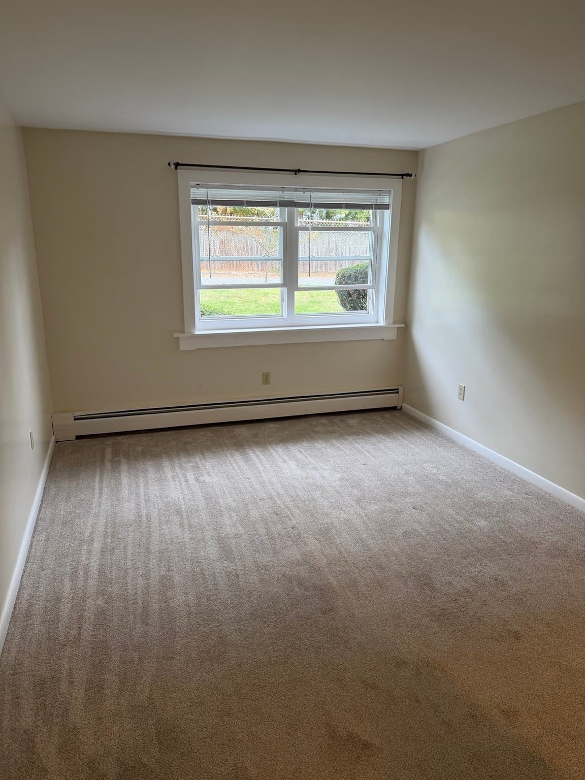 Condominium at 81 High St # 4, Amesbury MA 01913, Amesbury, photo 17 of 24