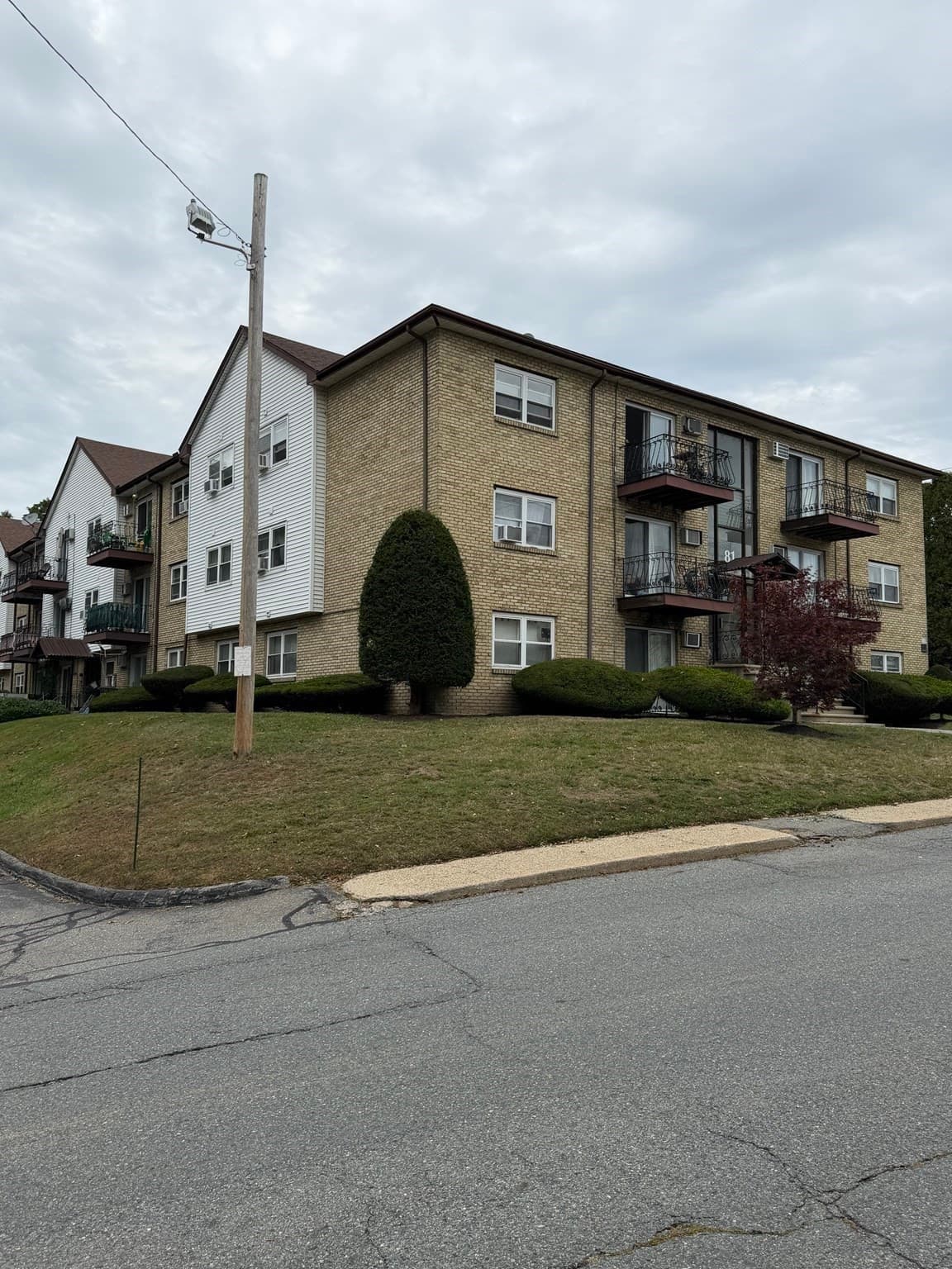 Condominium at 81 High St # 4, Amesbury MA 01913, Amesbury, photo 22 of 24
