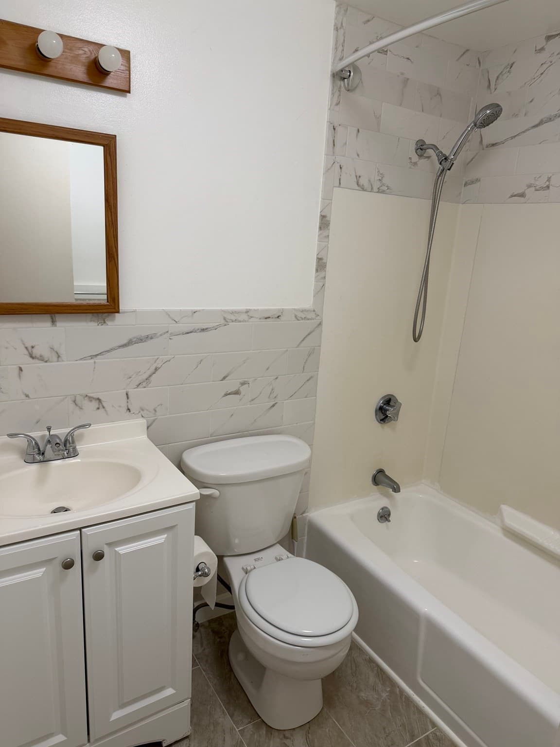 Condominium at 81 High St # 4, Amesbury MA 01913, Amesbury, photo 15 of 24