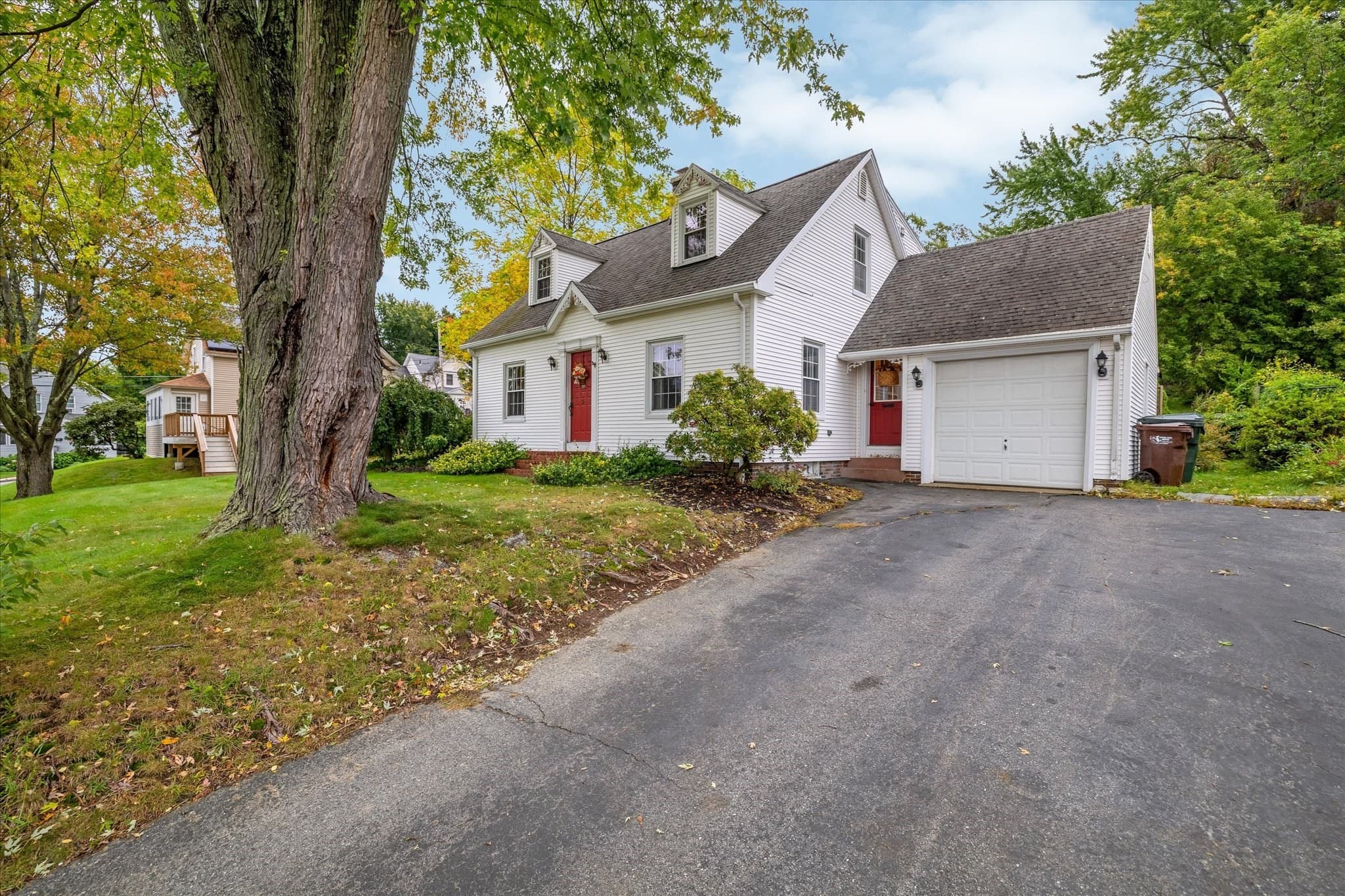Single Family Residence at 5 Field St, Auburn MA 01501, Auburn, photo 2 of 38