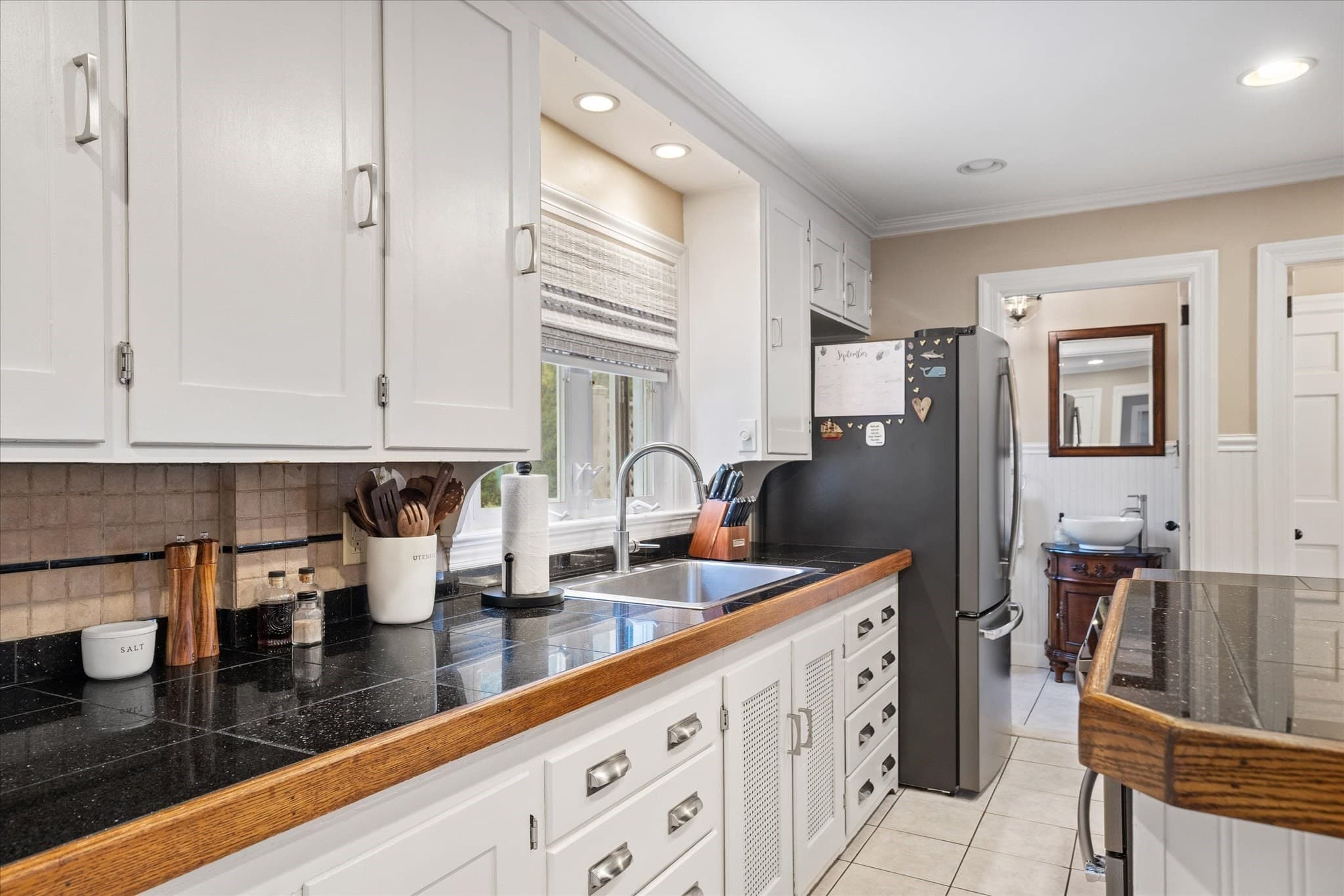 Single Family Residence at 5 Field St, Auburn MA 01501, Auburn, photo 6 of 38
