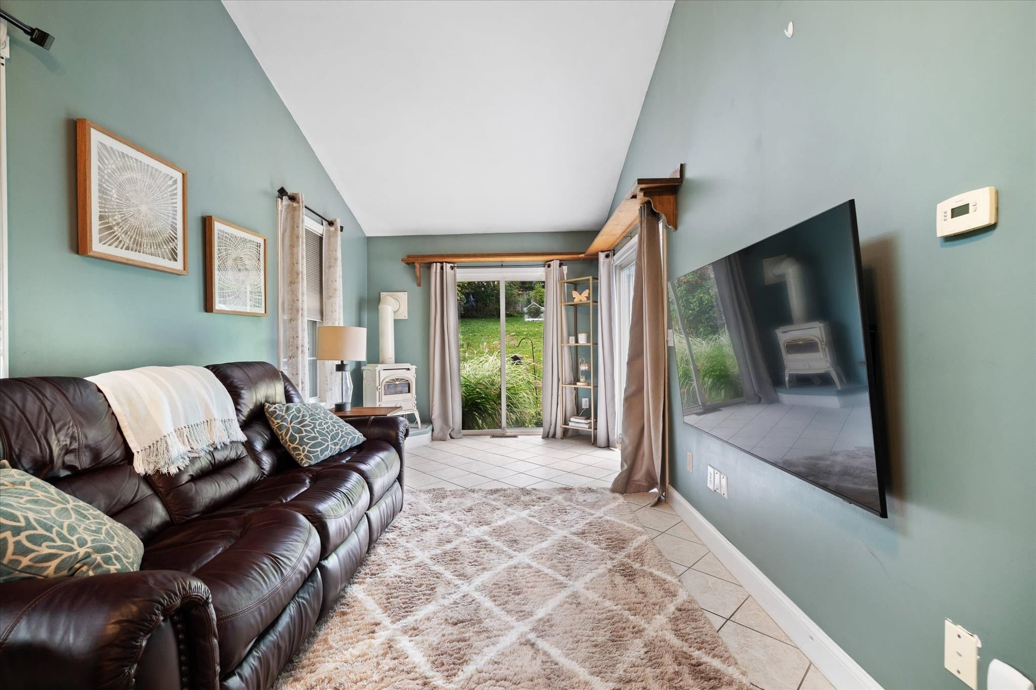 Single Family Residence at 5 Field St, Auburn MA 01501, Auburn, photo 14 of 38