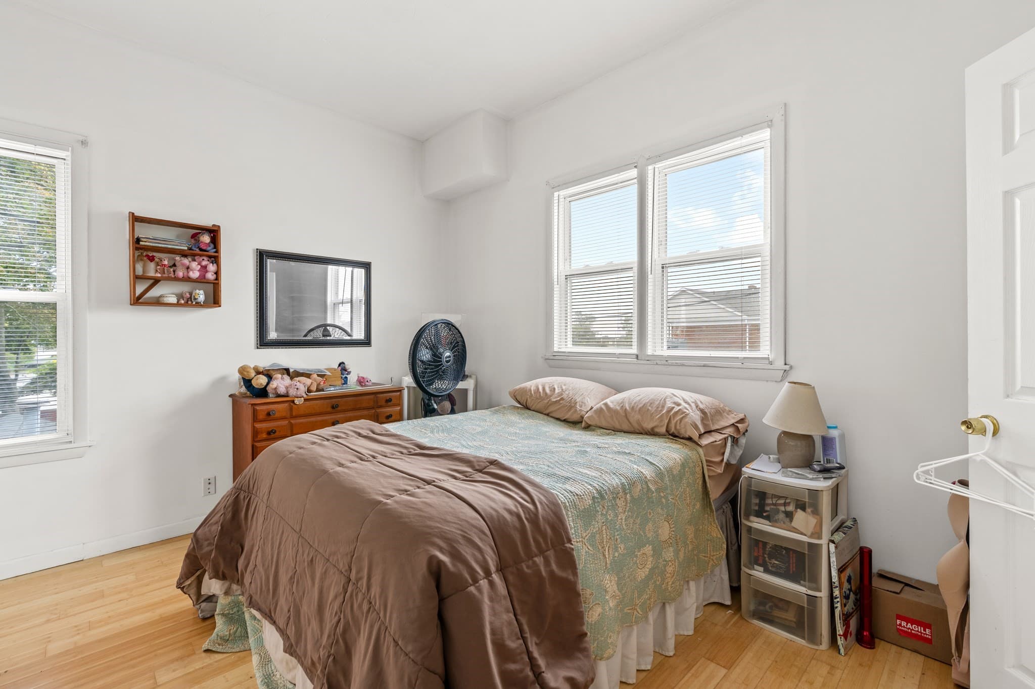 3 Family at 12-14 N Park Ave, Plymouth MA 02360, Plymouth, photo 16 of 38