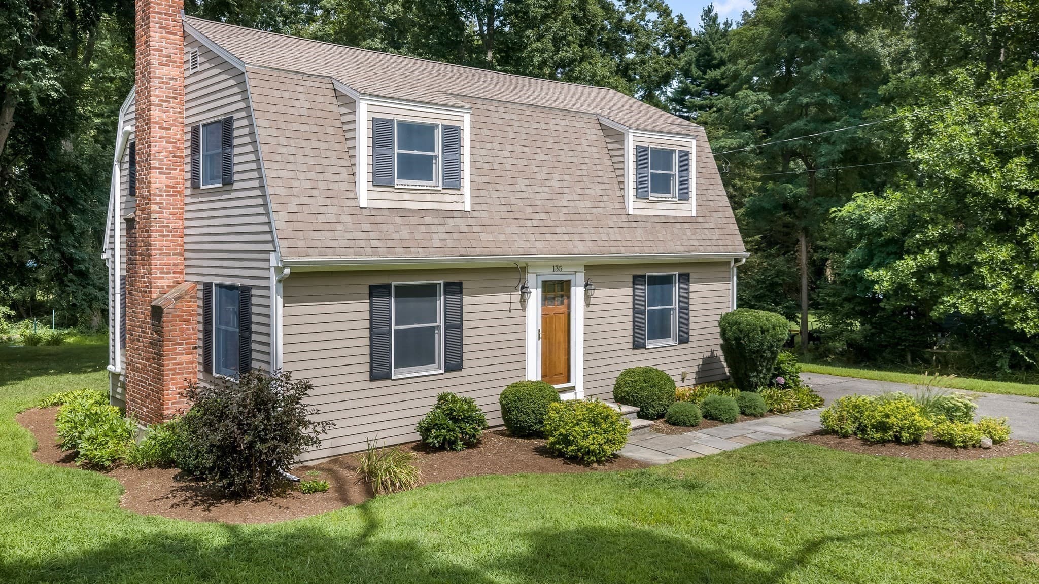 135 Linebrook Rd, Ipswich MA 01938